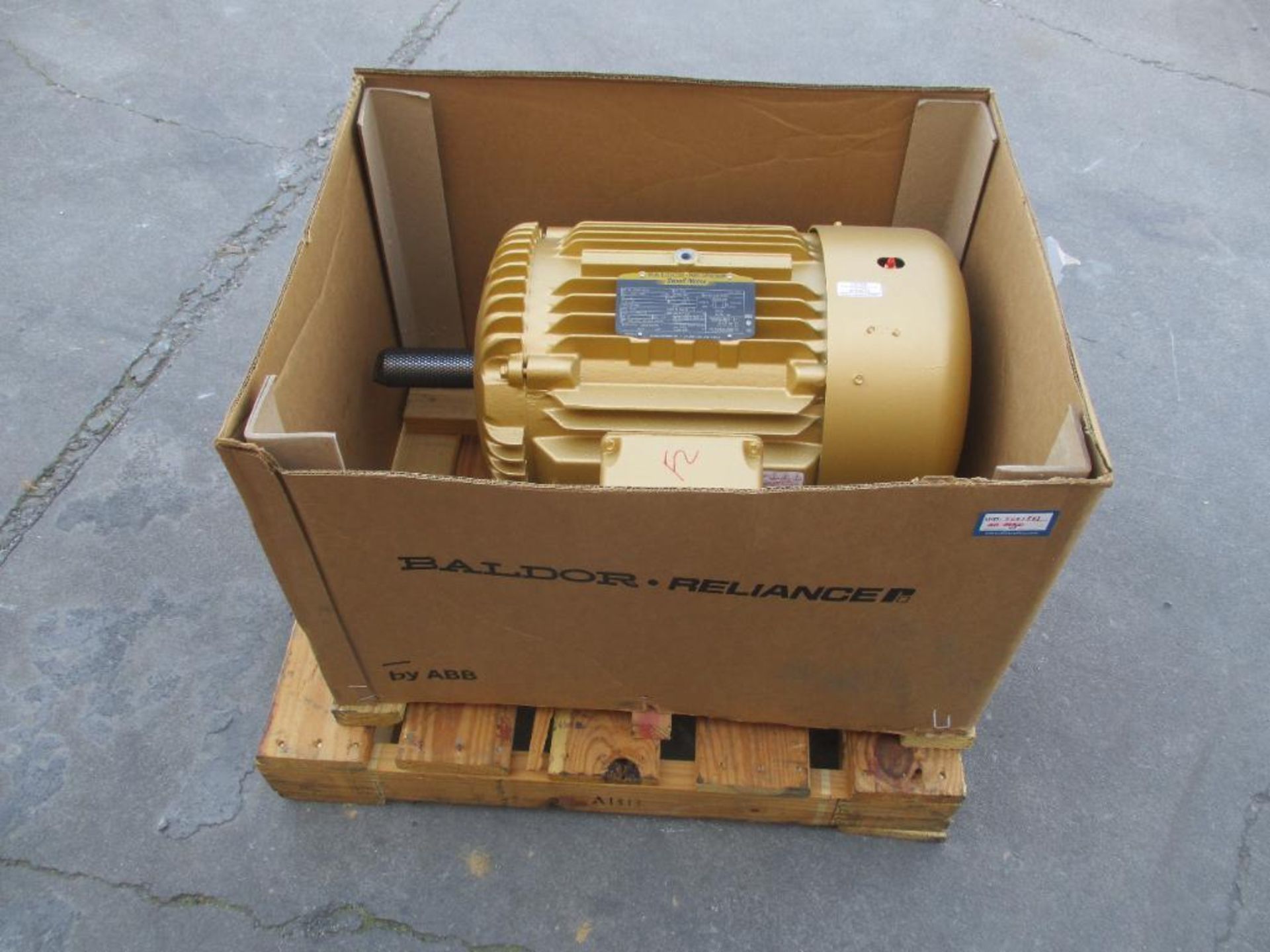 BALDOR 3 PHASE 30HP 1760RPM 286T FRAME A/C MOTOR P/N 1209300786-10 463# LBS (THIS LOT IS FOB KNOXVIL - Image 3 of 4