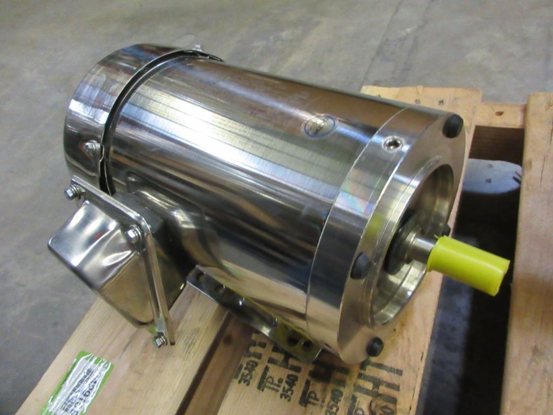 GATOR CONNEX ELECTRIC STEEL WASHDOWN MOTOR CS STFIR18-056-15 1.5HP 1470RPM 56C FRAME 3 PHASE (THIS L - Image 10 of 10