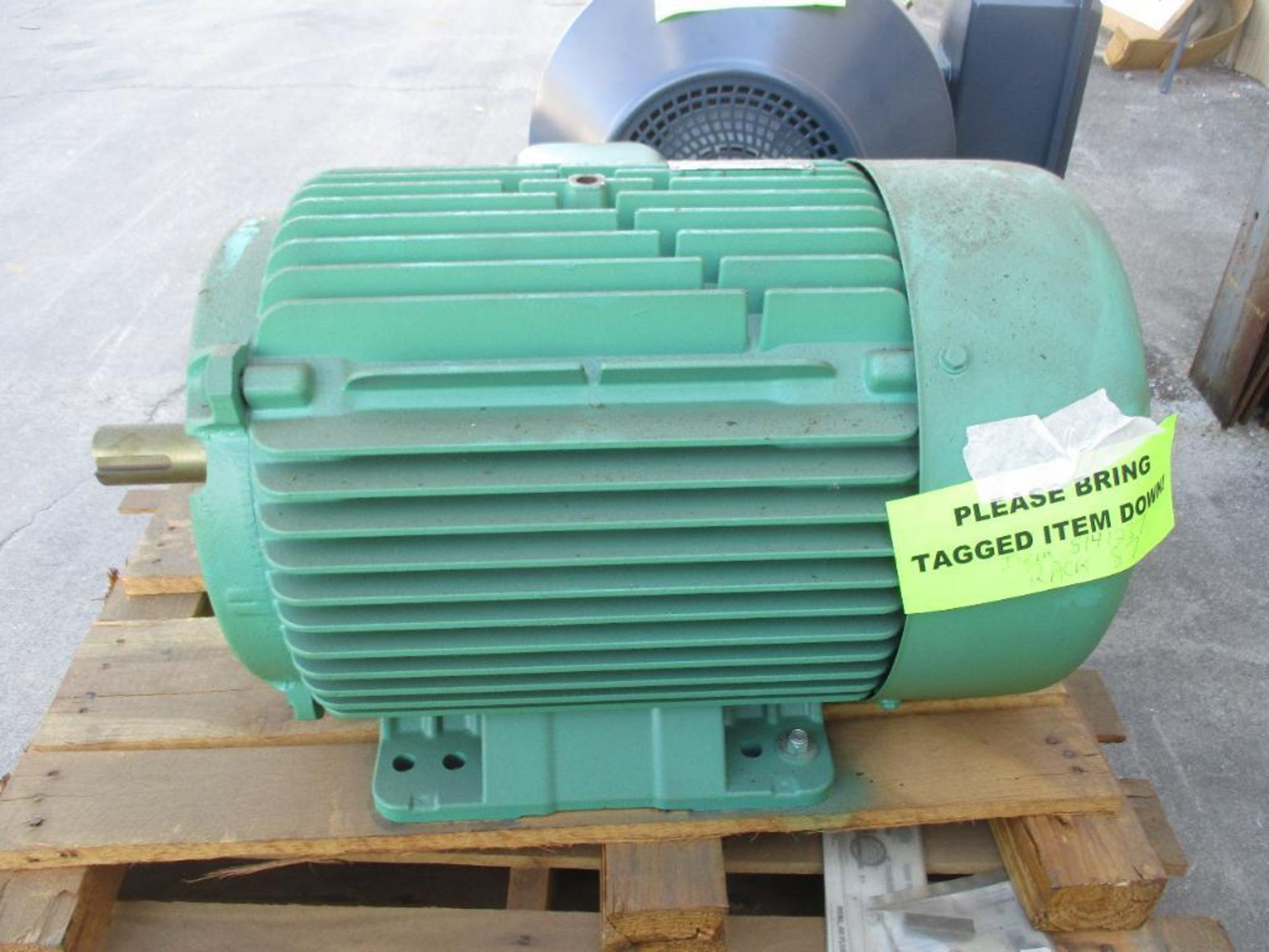 EMERSON US MOTOR H50P1BS MODEL AT40 50HP 3555RPM FRAME 326TS 3 PHASE MOTOR 625# LBS (THIS LOT IS FOB - Image 3 of 6