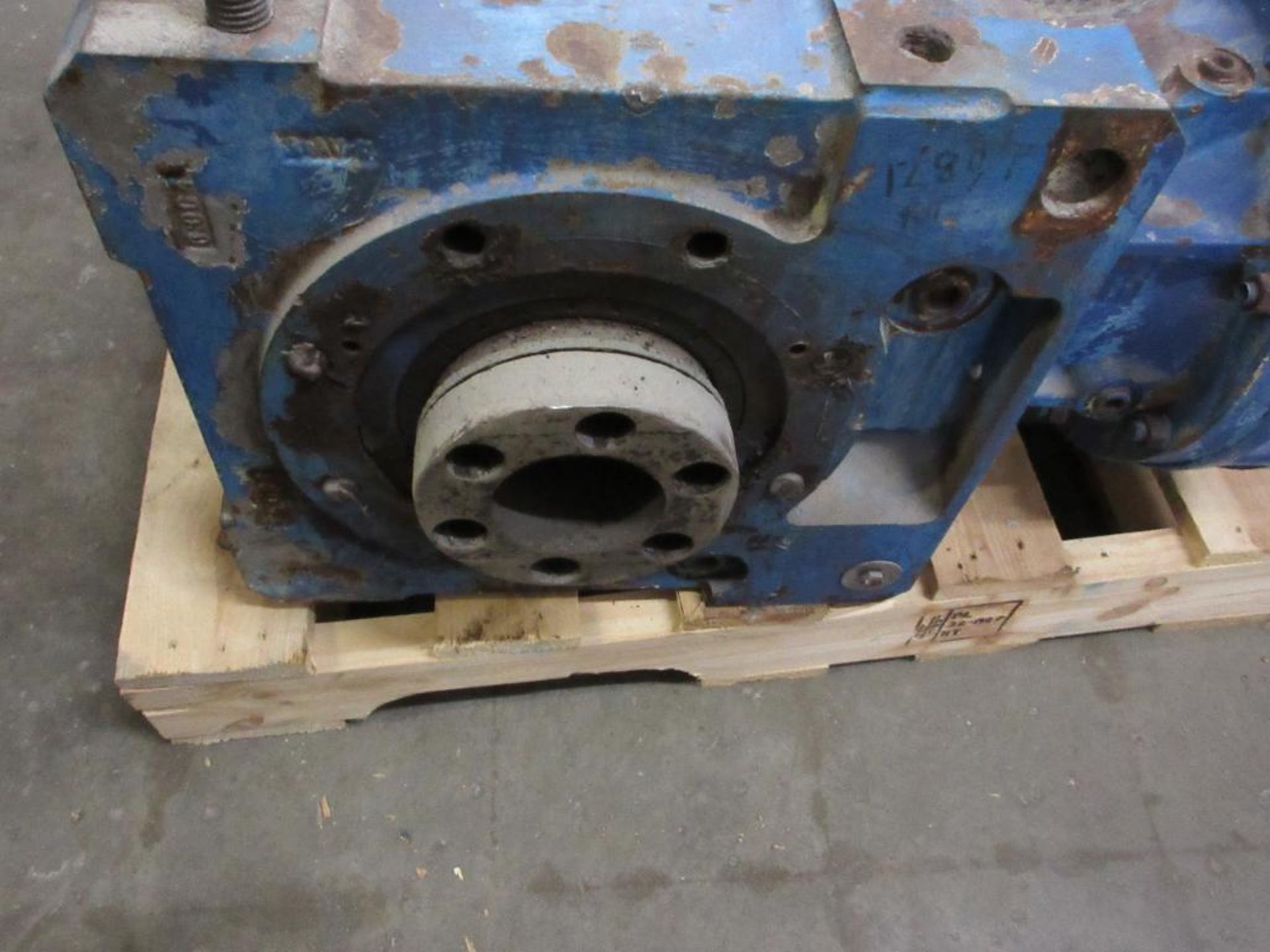 MISCELLANEOUS GEARBOX UNIDENTIFIED 647# LBS (THIS LOT IS FOB CAMARILLO CA) - (There will be a $40 Ri - Image 2 of 5