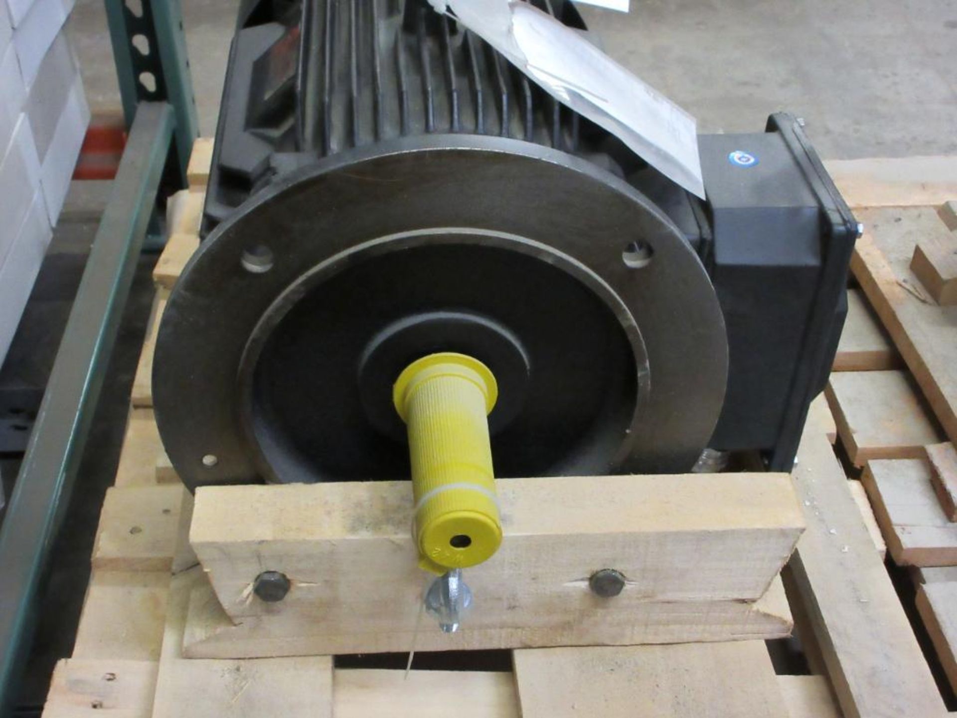 HOYER MOTORS HMC2 160L-4 15kW 1460RPM FRAME 56C 3 PHASE ELECTRIC MOTOR (THIS LOT IS FOB CAMARILLO CA - Image 5 of 5