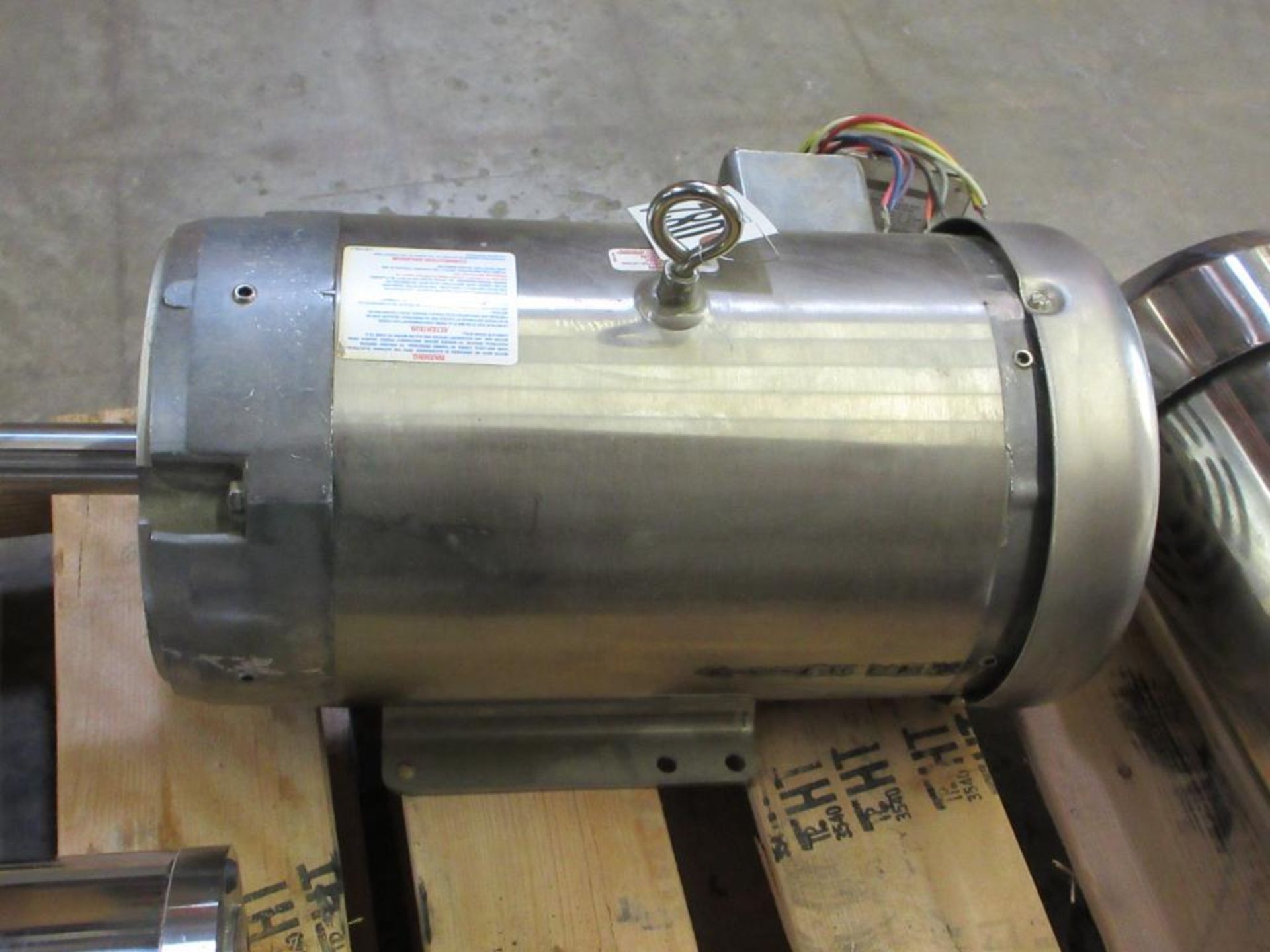 BALDOR-RELIANCE WASHDOWN INVERTER DRIVE MOTOR P/N IDCSWDM3714T 37H8885T857G1 10HP 1770RPM 215TC FRAM - Image 4 of 5