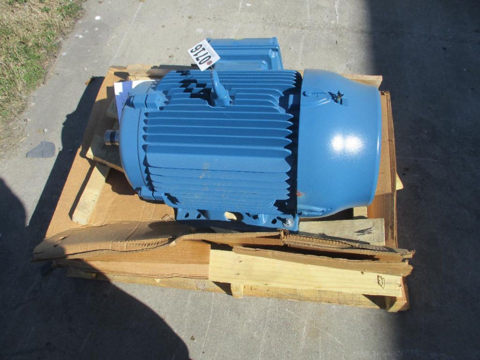 WEG 3 PHASE 50HP 3550RPM 324/6TS FRAME A/C MOTOR P/N 05036ET3E326TS-W22 435# LBS (THIS LOT IS FOB KN - Image 3 of 4