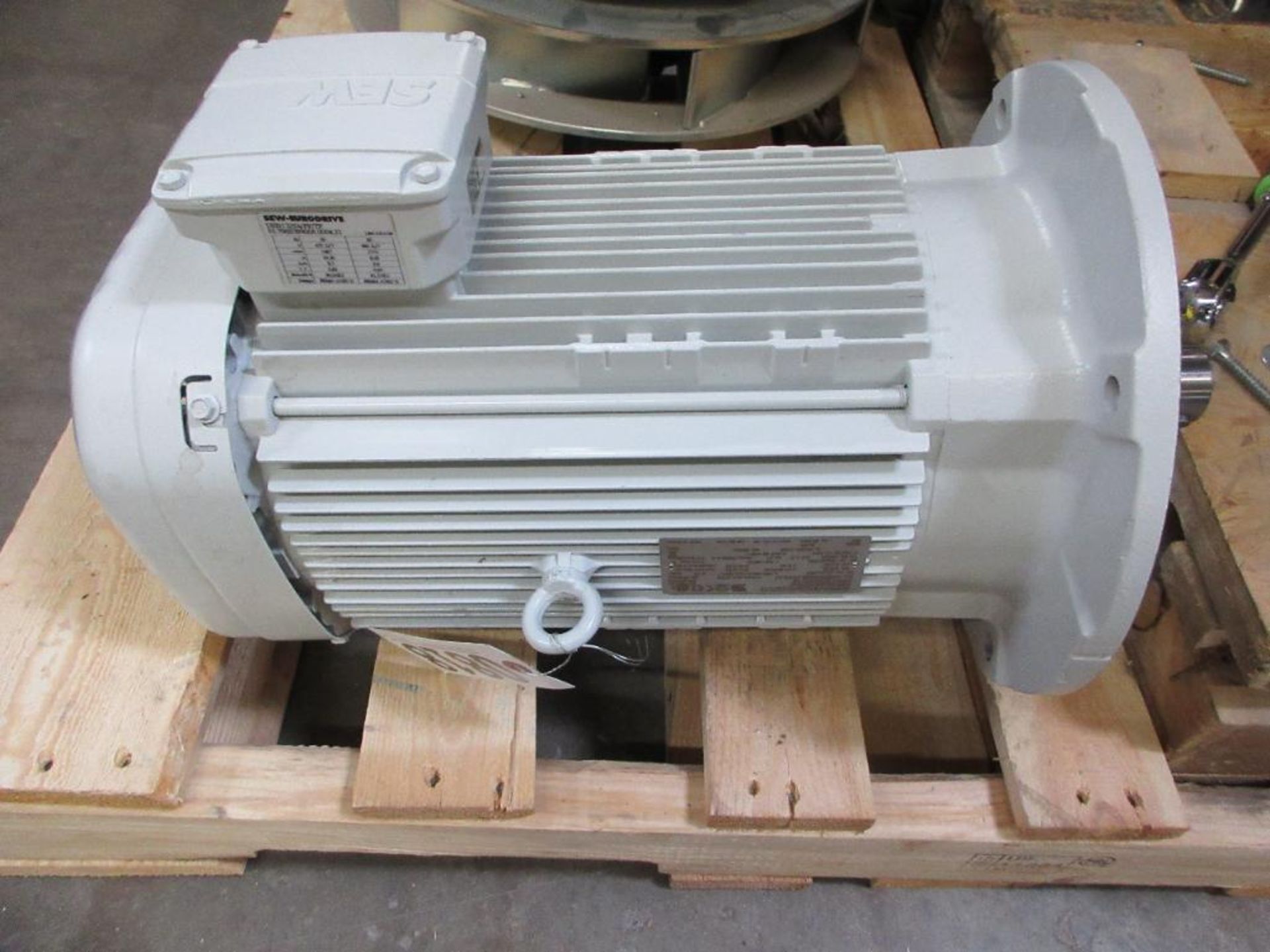 SEW EURODRIVE DRN1325S4/FF/TF 5.5kW 1464 RPM FF265 FRAME ELECTRIC MOTOR (THIS LOT IS FOB CAMARILLO C