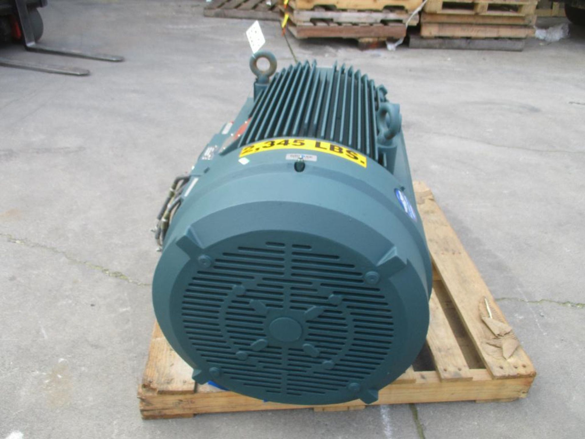 RELIANCE ELECTRIC 3 PHASE 250HP 3570RPM 449TS FRAME A/C MOTOR P/N 841XL 2294# LBS (THIS LOT IS FOB K - Image 4 of 5