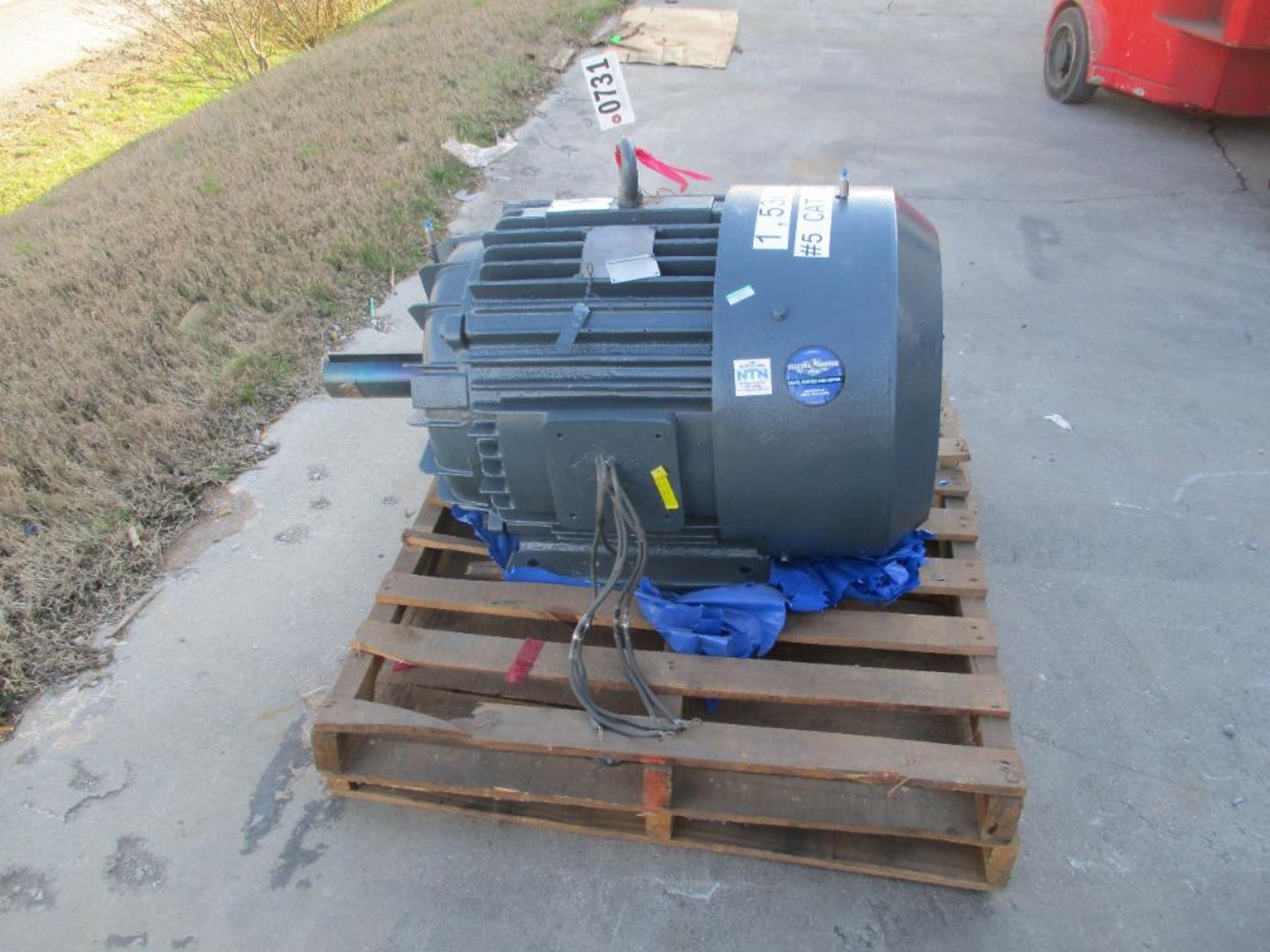 MAGNETEK 3 PHASE 125HP 1770RPM 444T FRAME A/C MOTOR P/N N/A 1622# LBS (THIS LOT IS FOB KNOXVILLE TN)