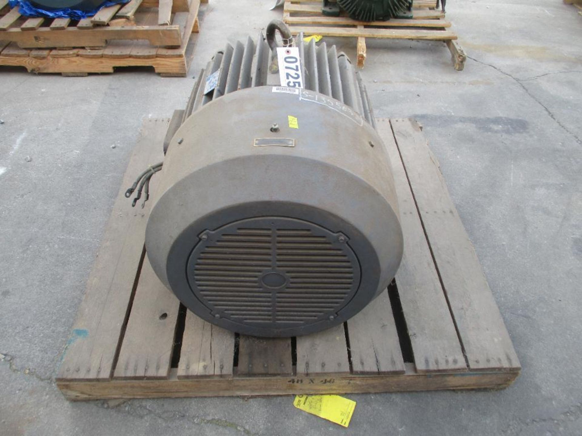 MAGNETEK 3 PHASE 125HP 1780RPM 444T FRAME A/C MOTOR P/N N/A 1754# LBS (THIS LOT IS FOB KNOXVILLE TN) - Image 4 of 5