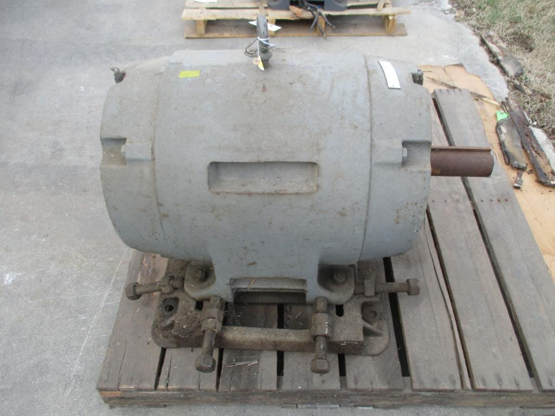 ALLIS CHALMERS 3 PHASE 175HP 1770RPM 405T FRAME A/C MOTOR P/N I-5122-54407-4-1 1145# LBS (THIS LOT I - Image 4 of 5