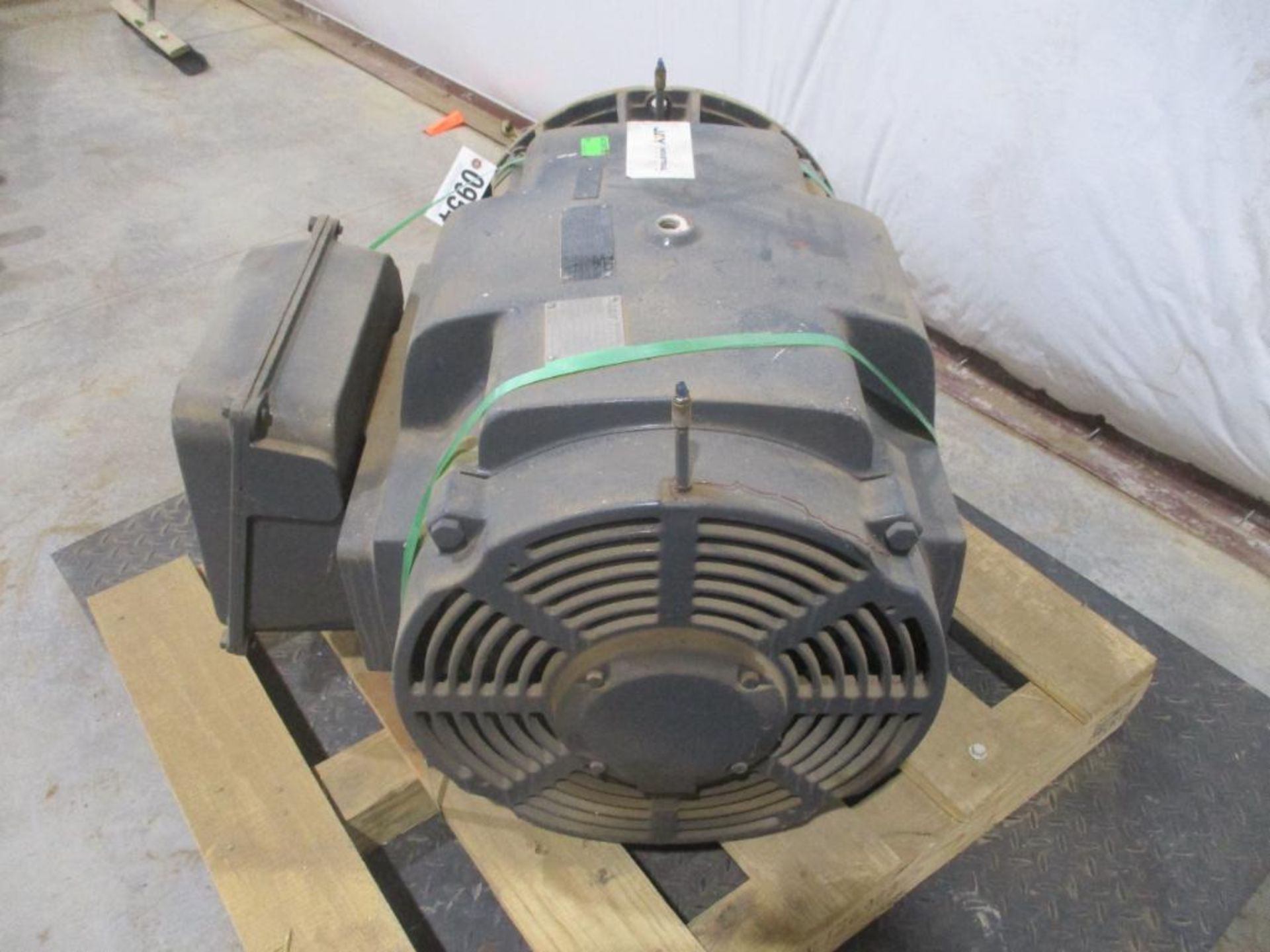 WEG 3 PHASE 150HP 1785RPM 444/5TSC FRAME A/C MOTOR P/N 150180T3C444TS, 1520# lbs (There will be a $4 - Image 2 of 5