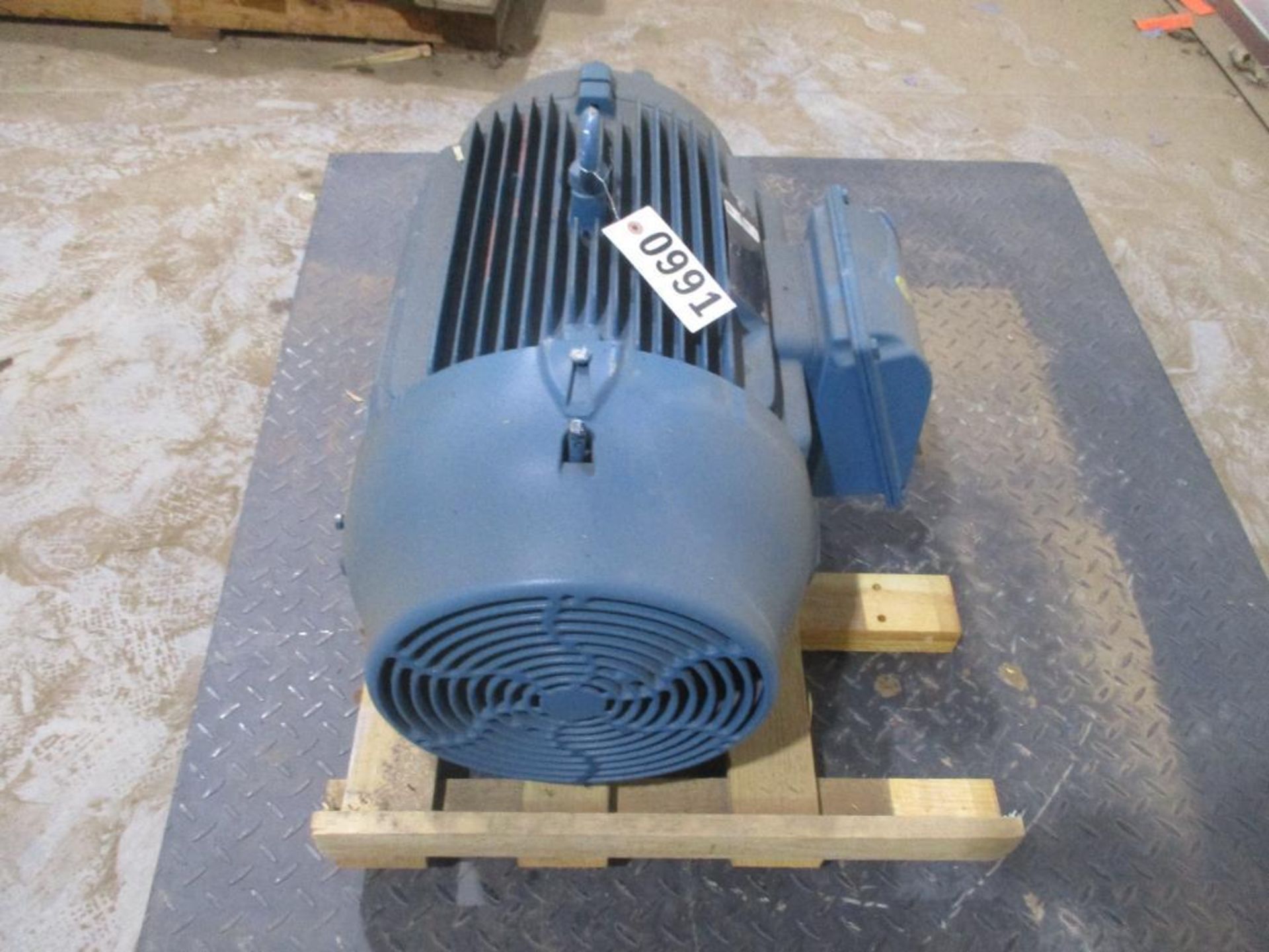 WEG 3 PHASE 40HP 1770RPM 324/6T FRAME A/C MOTOR P/N 11723922, 571# lbs (There will be a $40 Rigging/ - Image 4 of 5