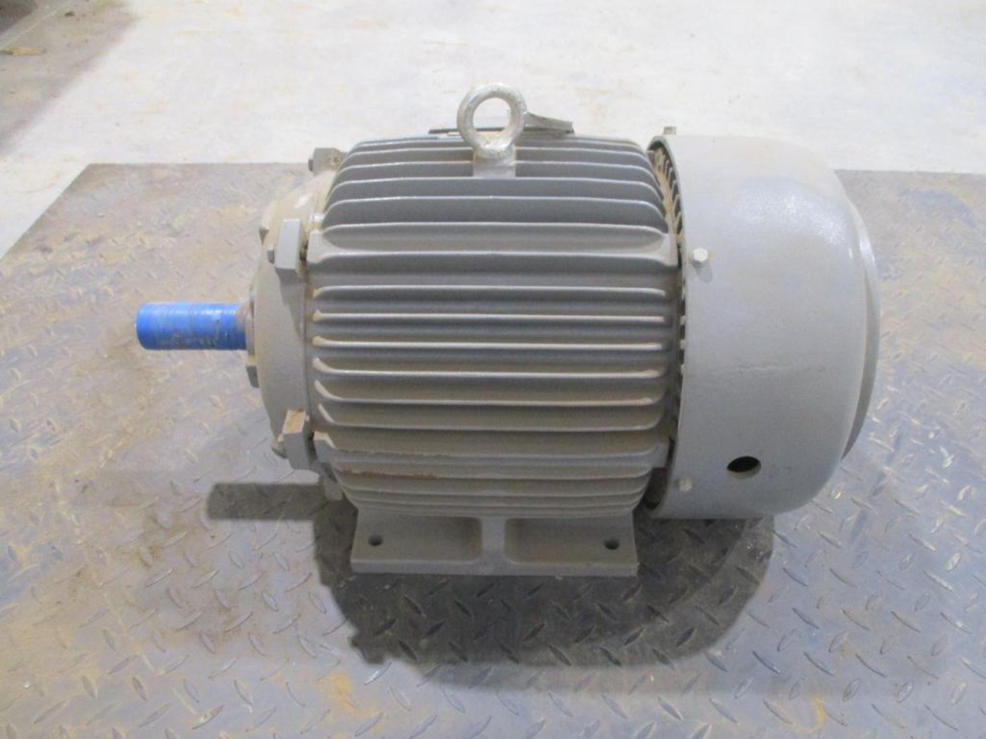 WESTINGHOUSE 3 PHASE 15HP 1455-1765RPM 254T FRAME A/C MOTOR P/N EP0154, 289# lbs (There will be a $4 - Image 3 of 6