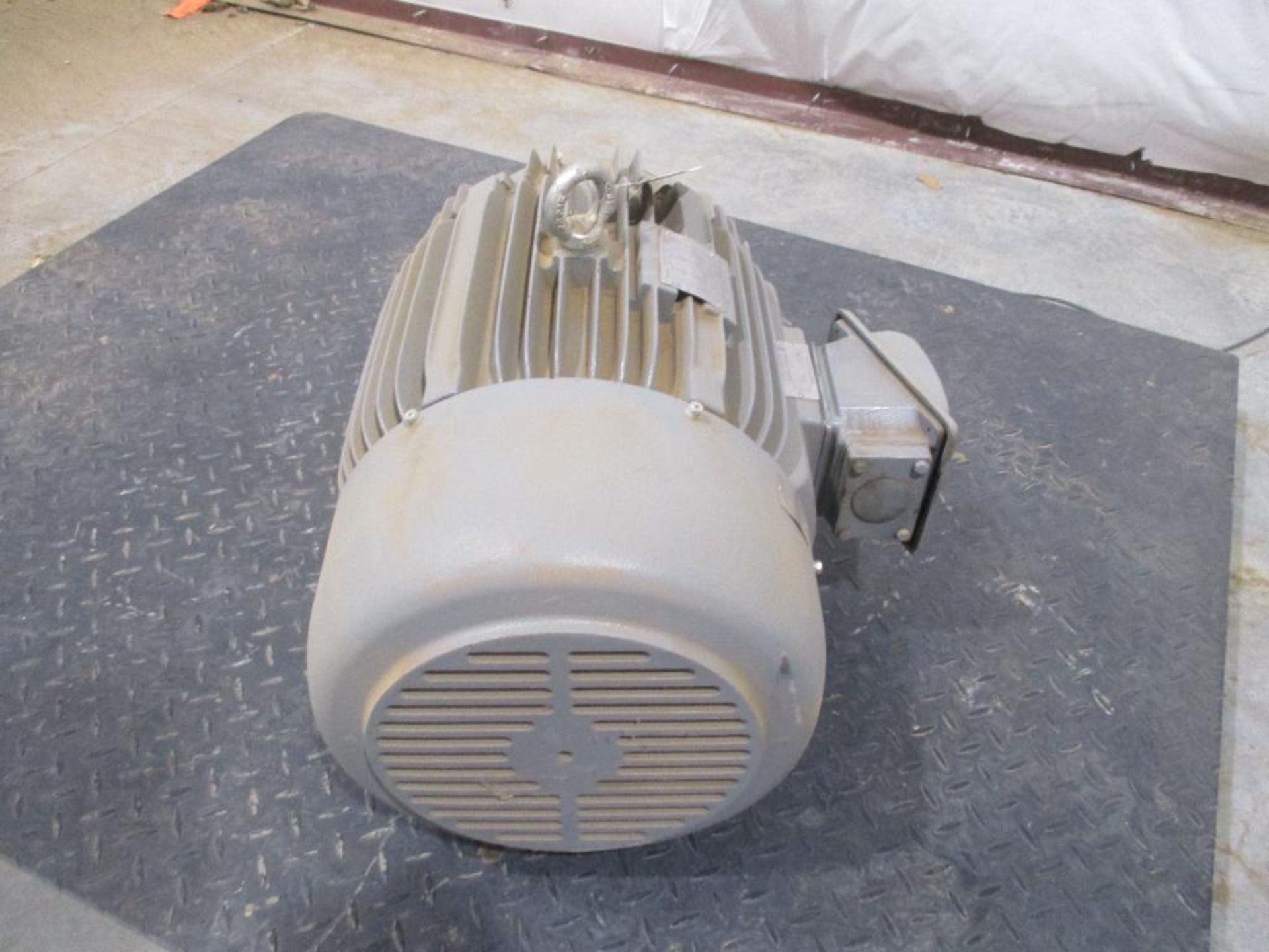 WESTINGHOUSE 3 PHASE 25HP 1460-1765RPM 284TC FRAME A/C MOTOR P/N EP0254C, 468# lbs (There will be a - Image 4 of 5