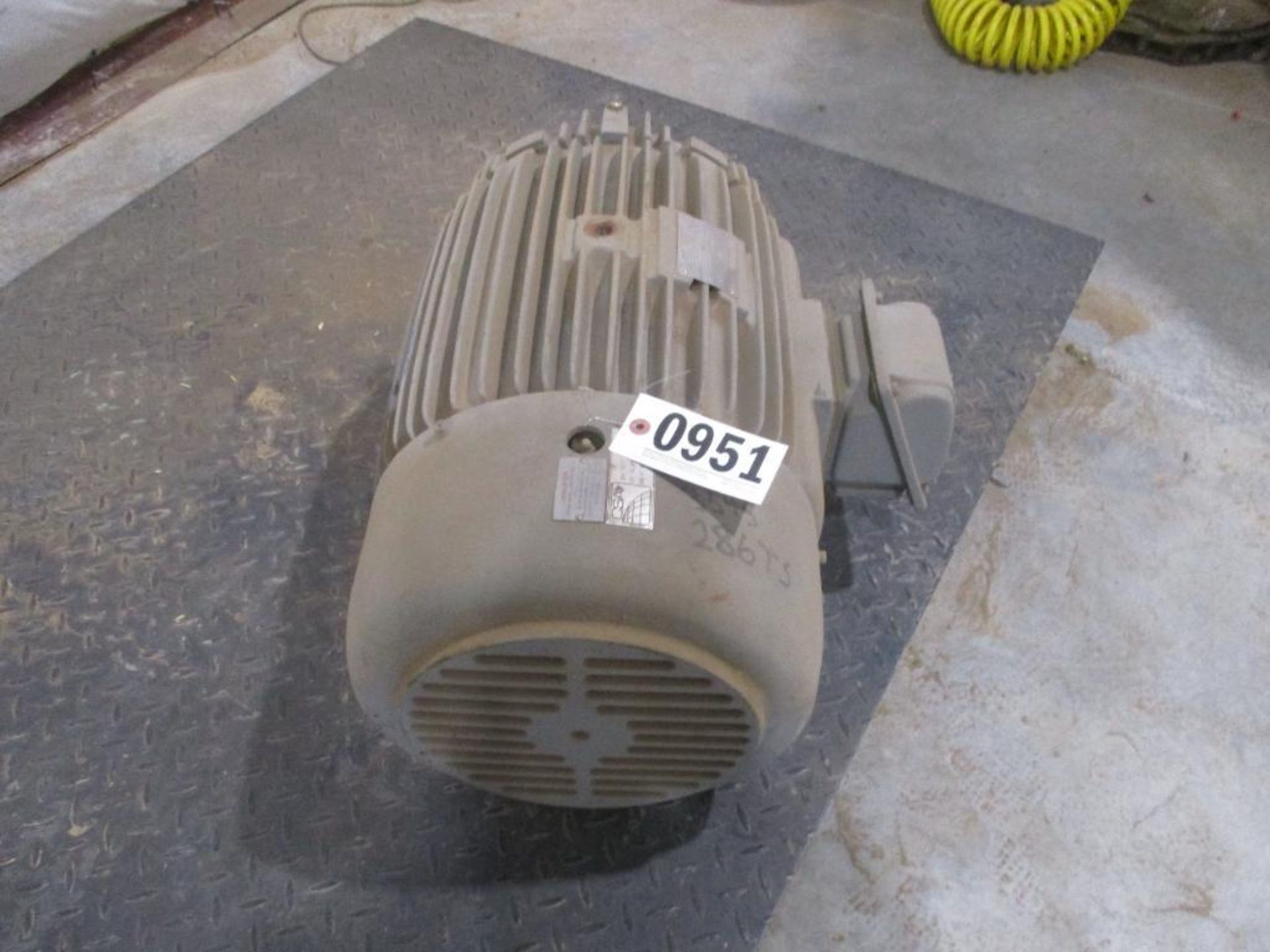 WESTINGHOUSE 3 PHASE 30HP 3545RPM 286TS FRAME A/C MOTOR P/N ED302, 476# lbs (There will be a $40 Rig - Image 4 of 5