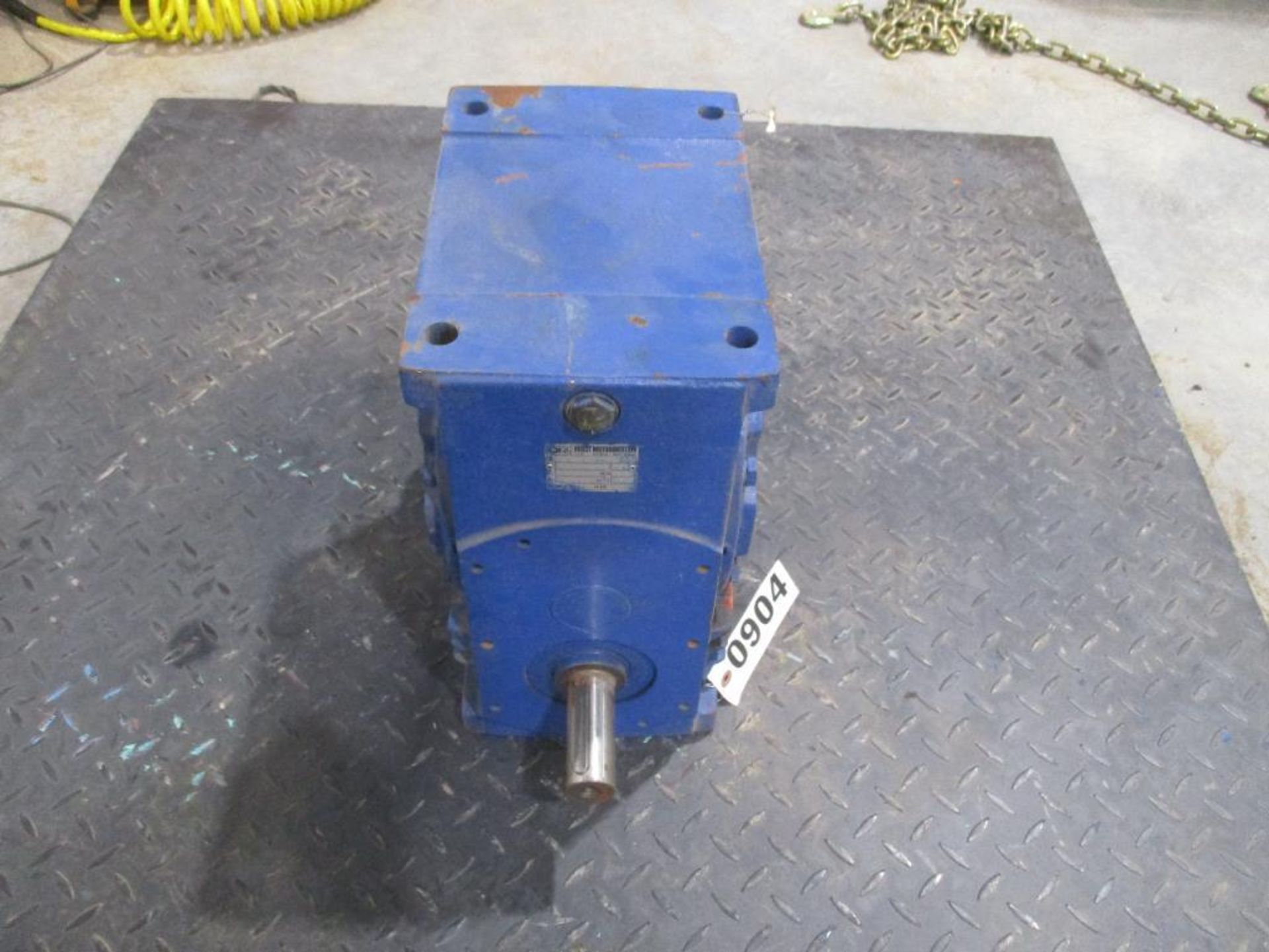 ROSSI MOTORIDUTTORI 16 RATIO REDUCER P/N RV125U02A, 163# lbs (There will be a $40 Rigging/Prep fee a - Image 4 of 5