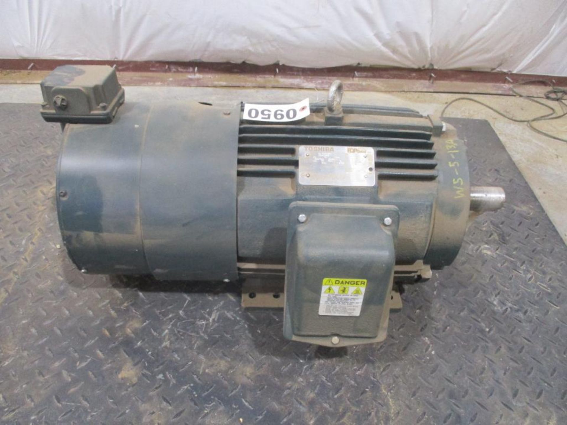 TOSHIBA 3 PHASE 20HP 1770RPM 256T FRAME A/C MOTOR P/N BC-10005247, 343# lbs (There will be a $40 Rig