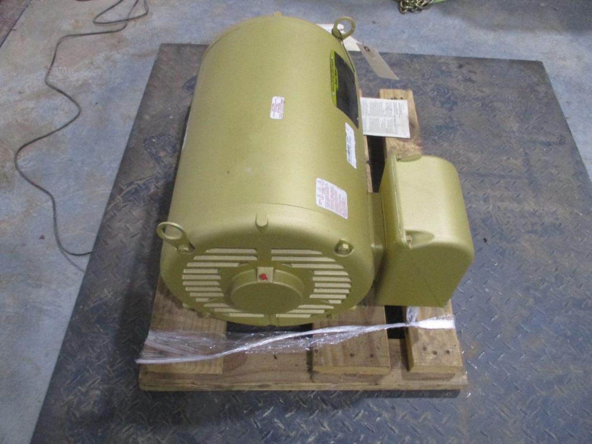 BALDOR 3 PHASE 30HP 1775RPM 286T FRAME A/C MOTOR P/N EM2535T, 360# lbs (There will be a $40 Rigging/ - Image 4 of 5