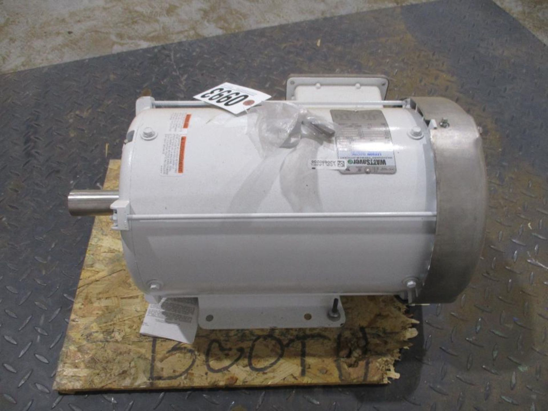 LEESON 3 PHASE 10HP 1765/1460RPM A/C MOTOR P/N C215T17WB5A, 160# lbs (There will be a $40 Rigging/Pr - Image 3 of 5