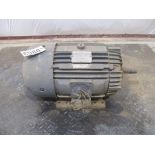 DELCO 3 PHASE 10HP 1760RPM 2560 FRAME A/C MOTOR P/N 4G3150, 248# lbs (There will be a $40 Rigging/Pr