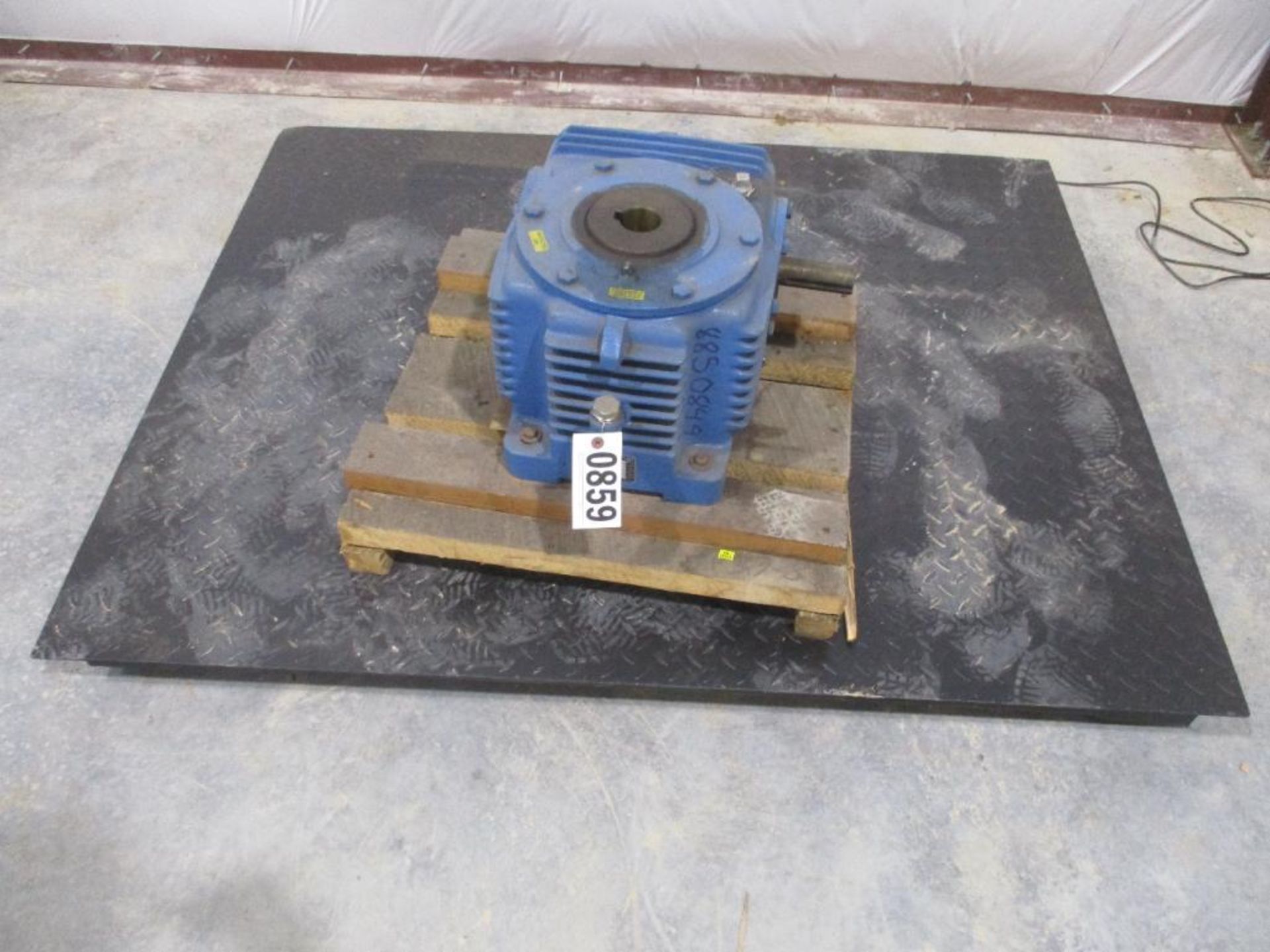TEXTON 4-1 RATIO REDUCER P/N SHV50A830-8B , 331# lbs (There will be a $40 Rigging/Prep fee added to