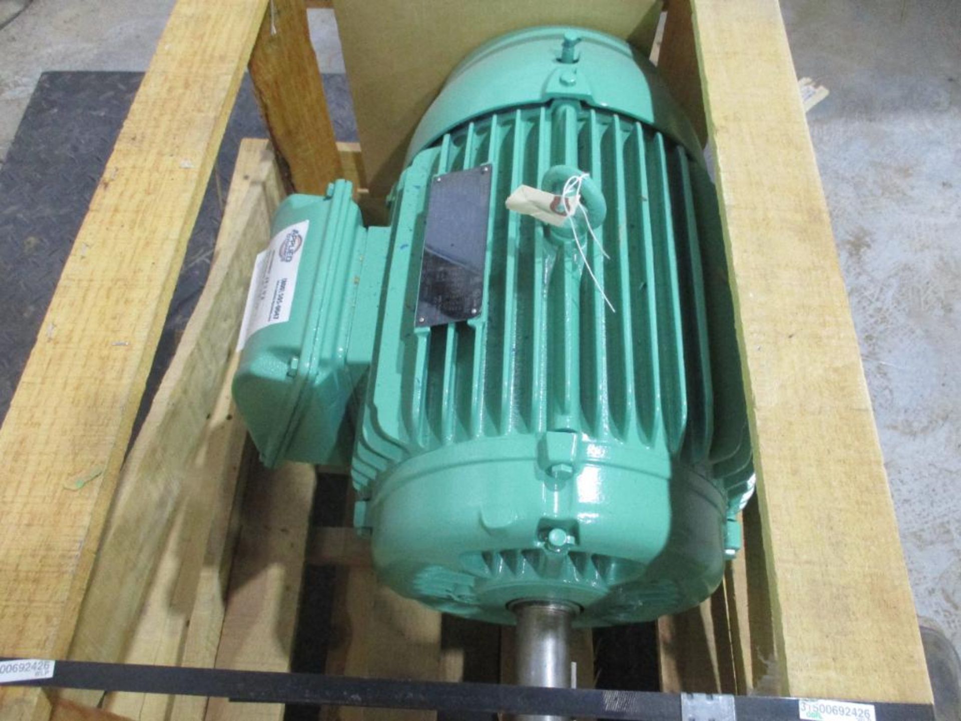 WEG 3 PHASE 5HP 880RPM 254/6T FRAME A/C MOTOR P/N 12445774, 311# lbs (There will be a $40 Rigging/Pr - Image 2 of 5