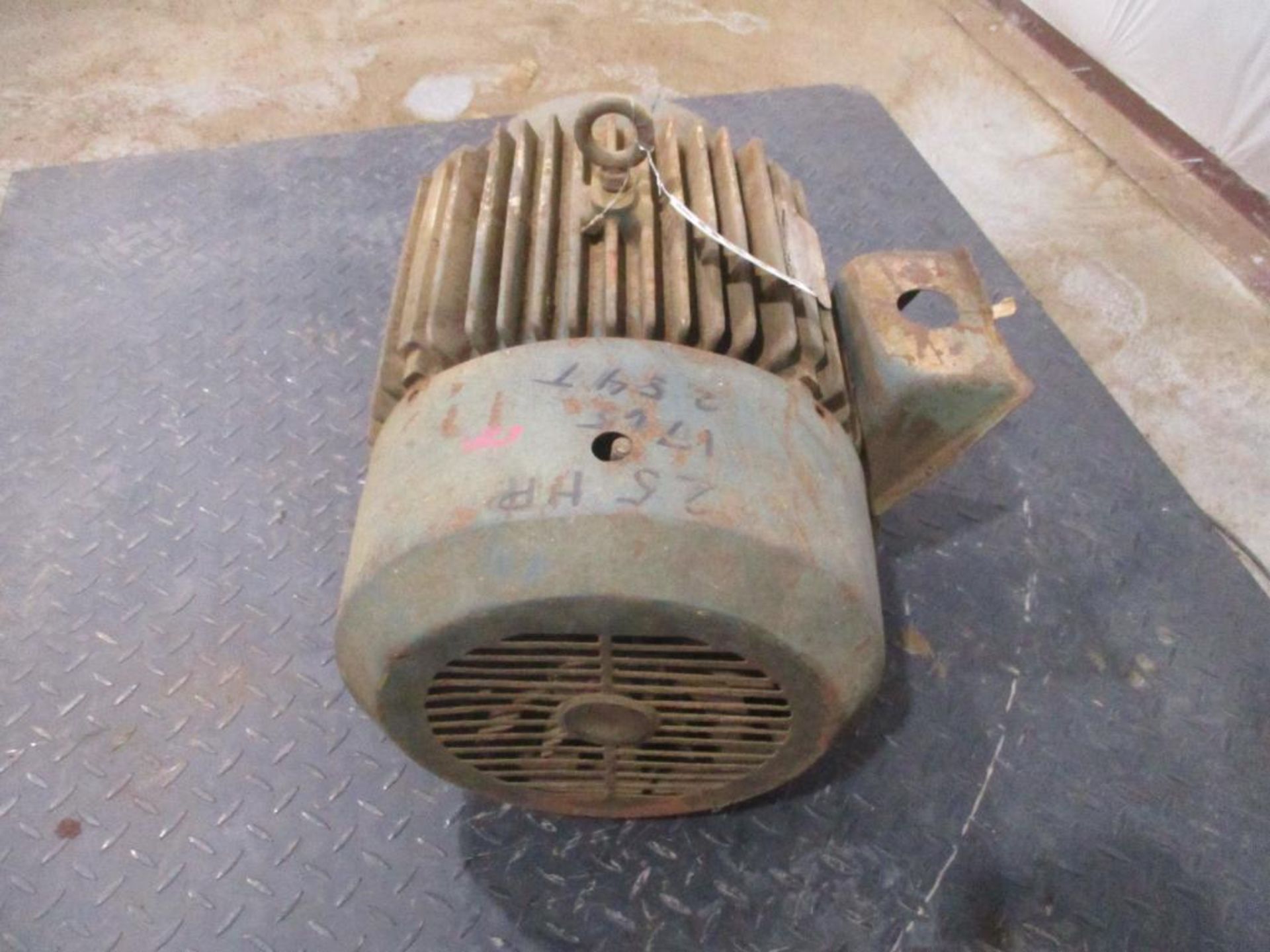 RELIANCE ELECTRIC 3 PHASE 25HP 1765RPM P/N N/A, 307# lbs (There will be a $40 Rigging/Prep fee added - Image 4 of 5