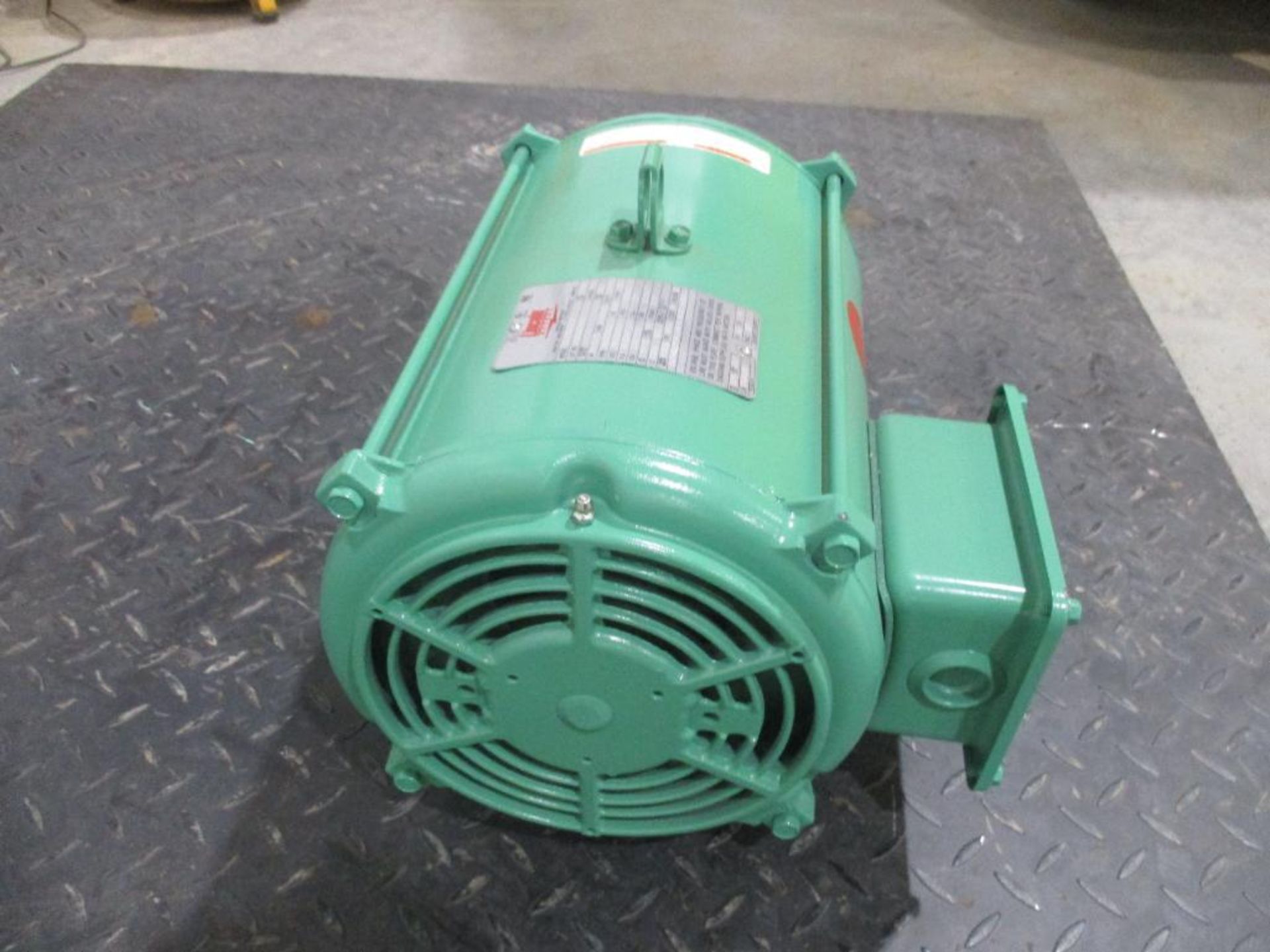 LINCLON MOTORS 3 PHASE 7 1/2HP 1515/2910RPM 213T FRAME A/C MOTOR P/N LM32740A, 103# lbs (There will - Image 3 of 5