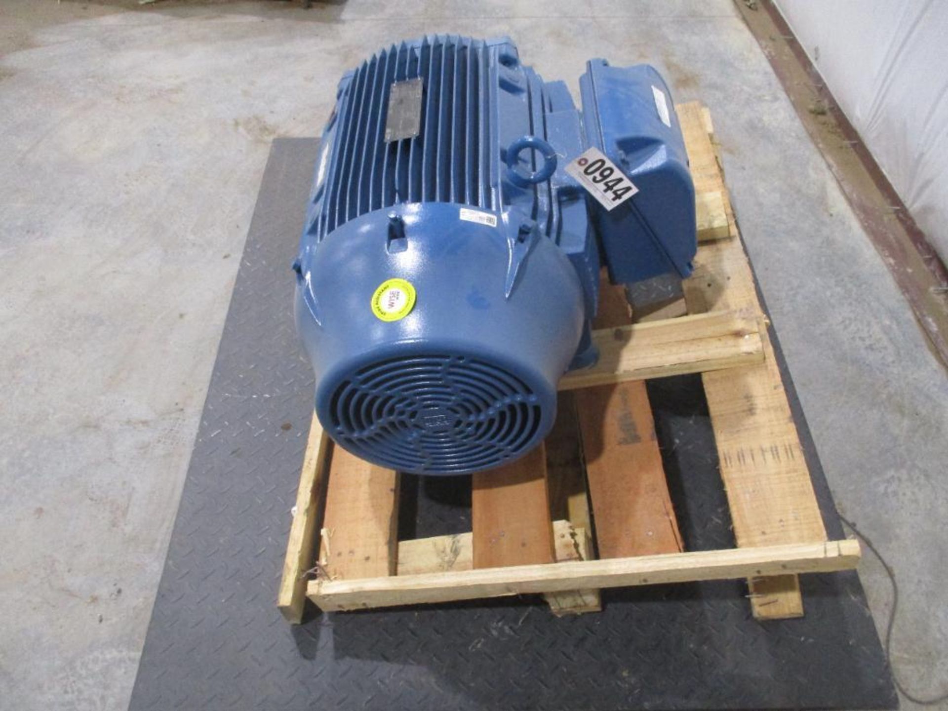 WEG 3 PHASE 75HP 1780RPM 364/5T FRAME A/C MOTOR P/N 07818ET3E365T-W22, 932# lbs (There will be a $40 - Image 4 of 5