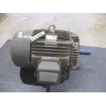 WESTNGHOUSE 3 PHASE 15HP 970-1175RPM 284T FRAME A/C MOTOR P/N NP0156, 419# lbs (There will be a $40