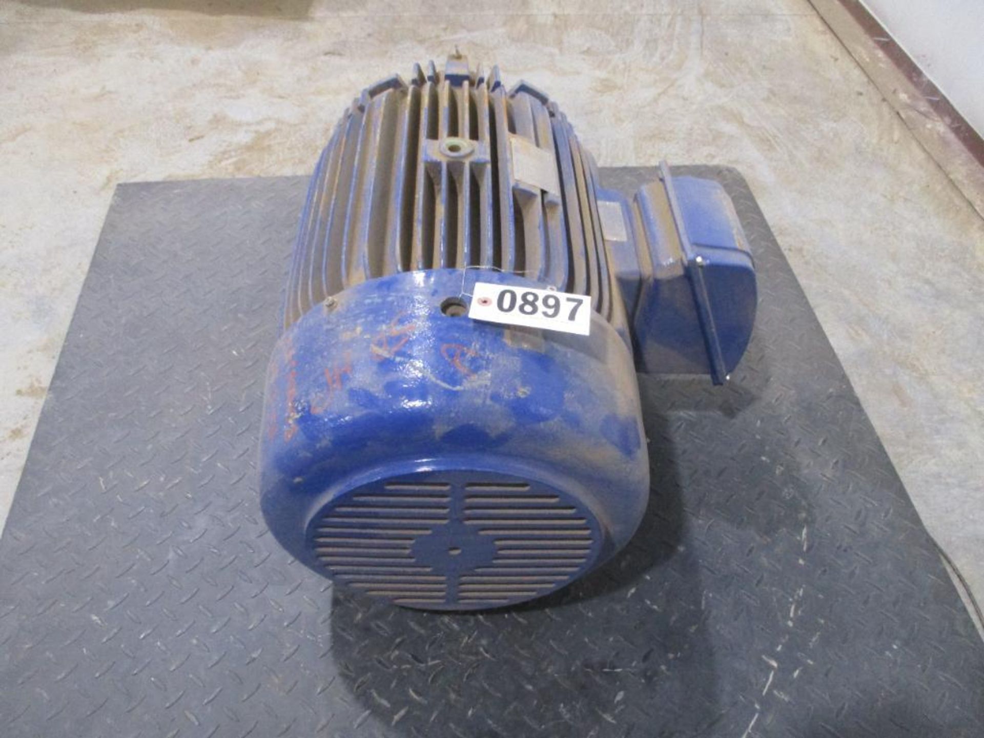 WESTINGHOUSE 3 PHASE 50HP 3550RPM 326TS FRAME A/C MOTOR P/N HB0502, 692# lbs (There will be a $40 Ri - Image 4 of 5