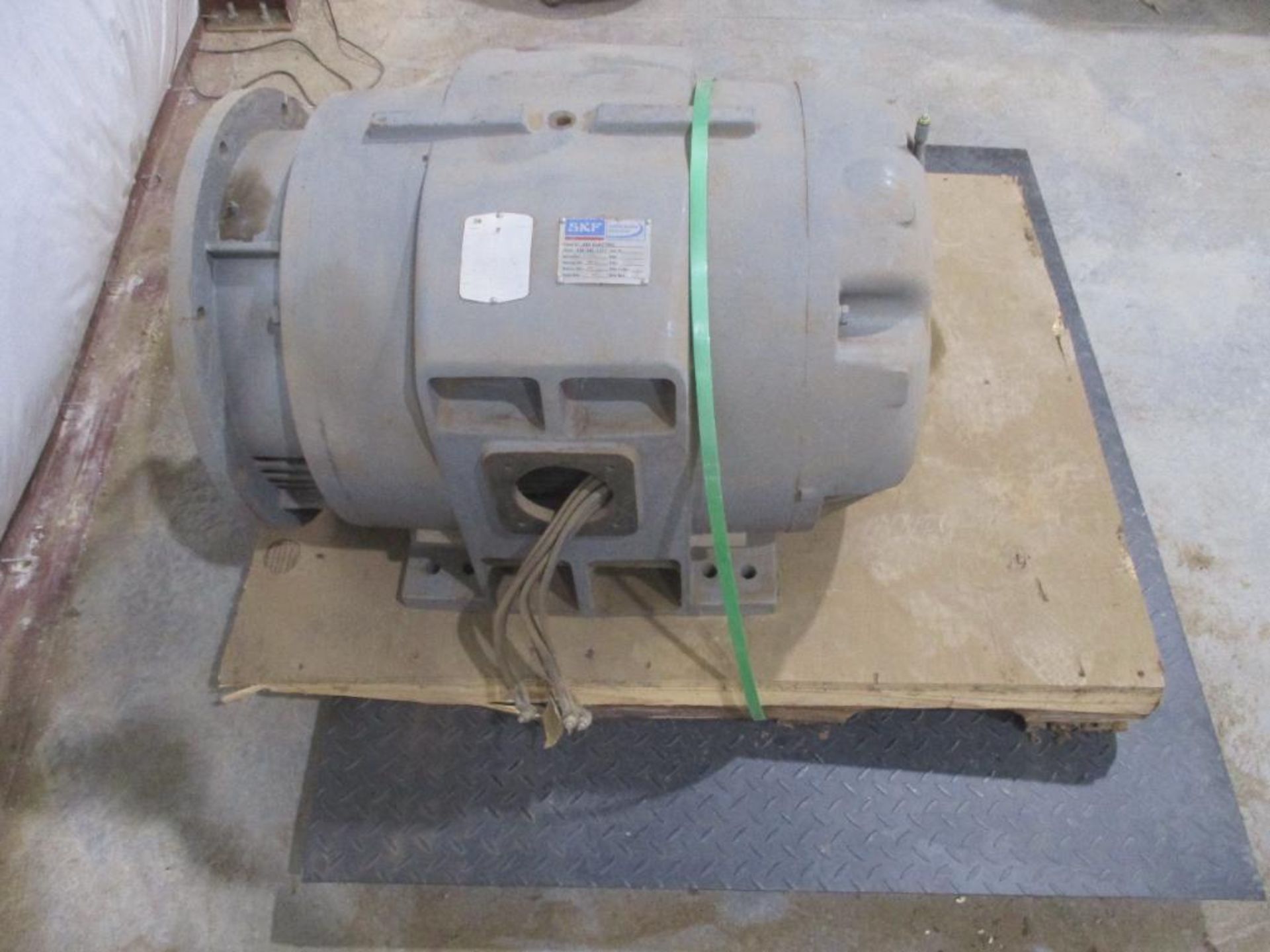 BALDOR 3 PHASE 150HP 1780RPM 444TS FRAME A/C MOTOR P/N M2558TS-4, 1357# lbs (There will be a $40 Rig