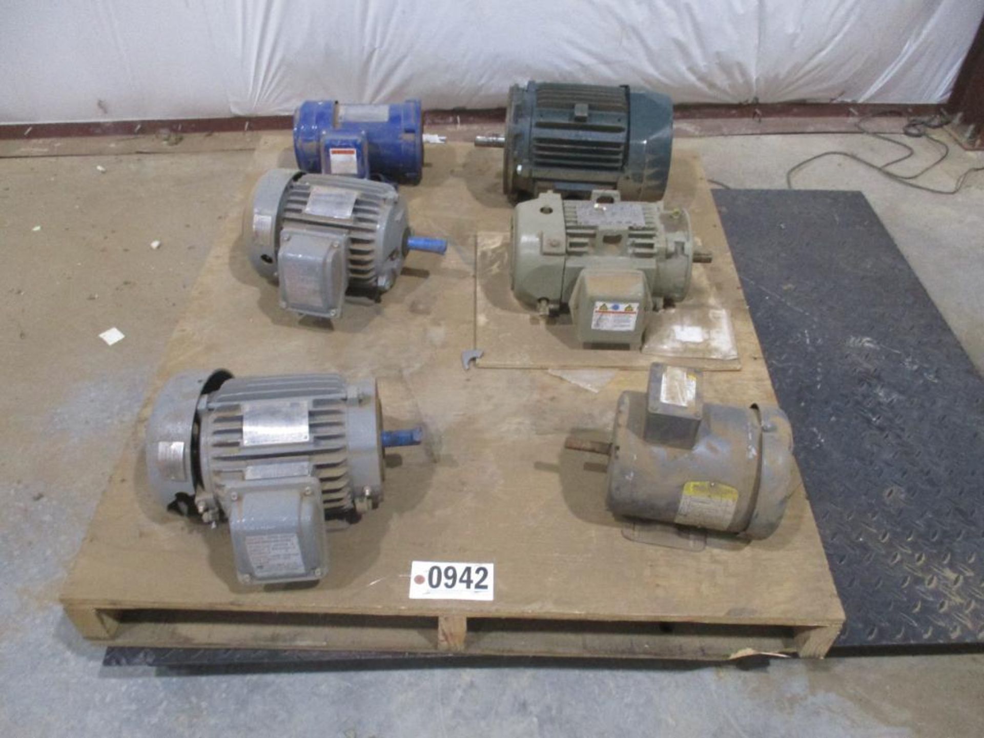 LOT OF 6 MOTORS P/N N/A, N/A, GH0/56C, 35J548X629, 5KS145SAA202D1, 0034SDSR44A-P, 386# lbs (There wi