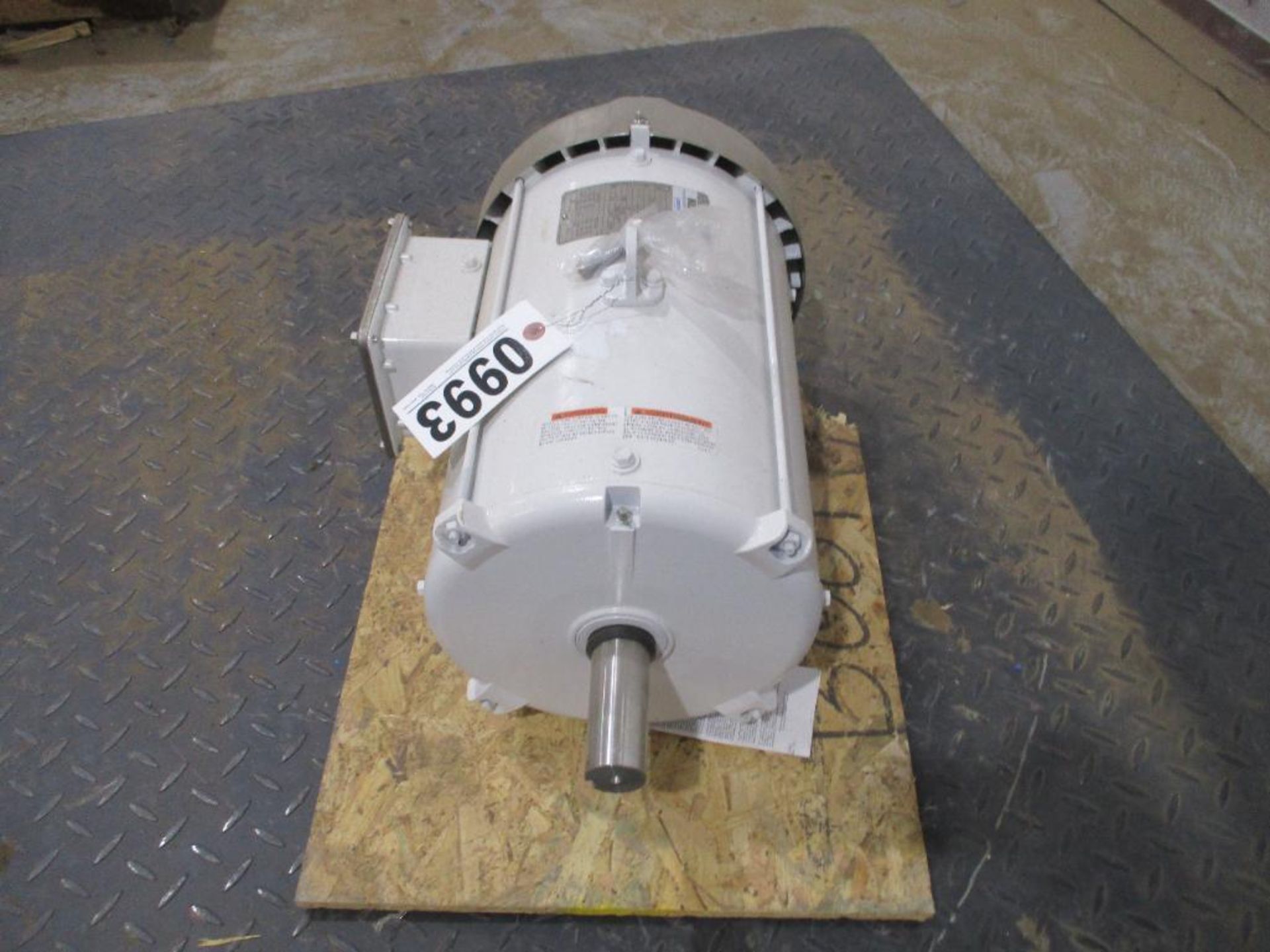 LEESON 3 PHASE 10HP 1765/1460RPM A/C MOTOR P/N C215T17WB5A, 160# lbs (There will be a $40 Rigging/Pr - Image 2 of 5