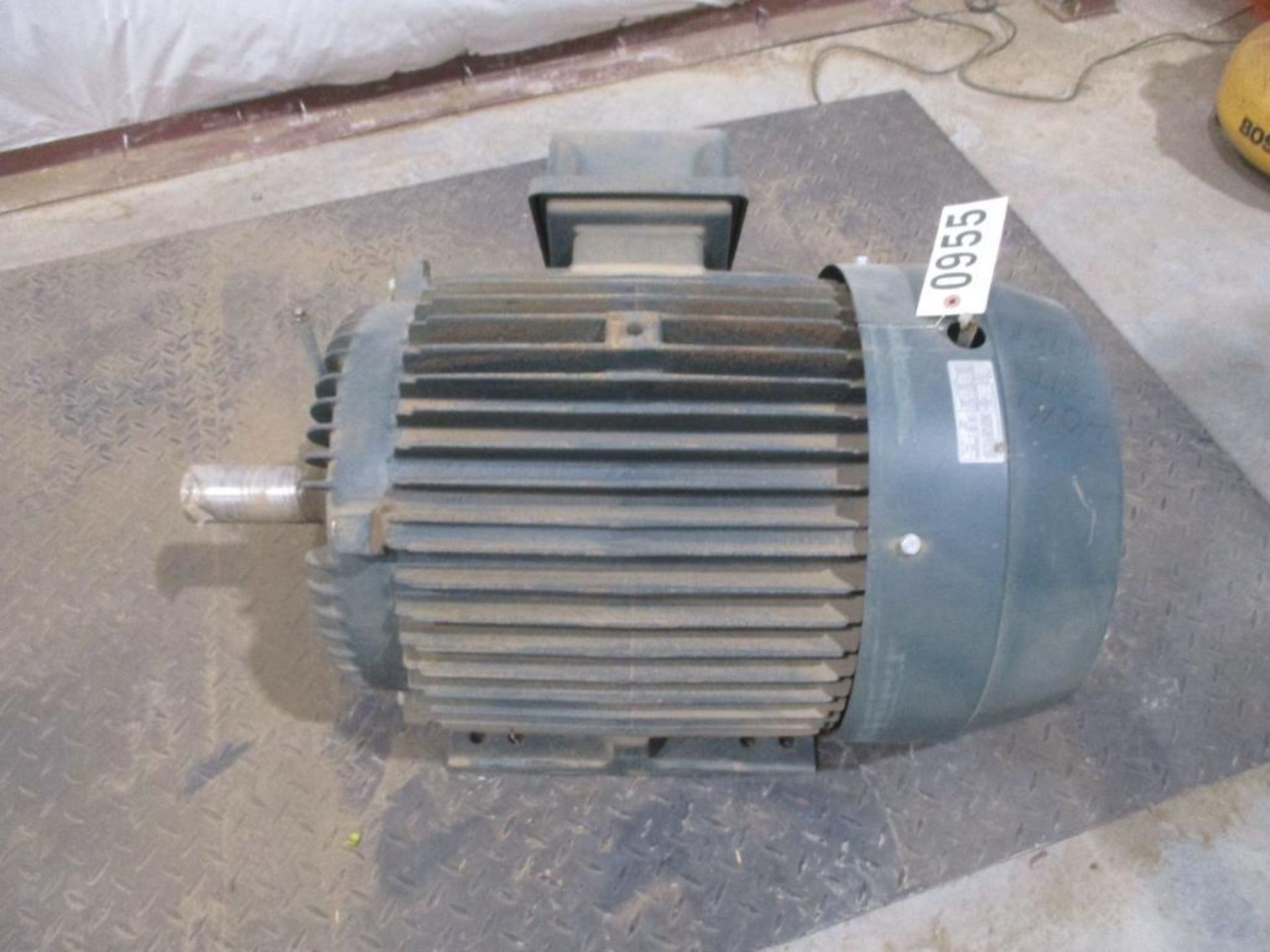 TOSHIBA 3 PHASE 40HP 1470-1775RPM 324T FRAME A/C MOTOR P/N 0404SDSR41A-P, 670# lbs (There will be a - Image 3 of 5