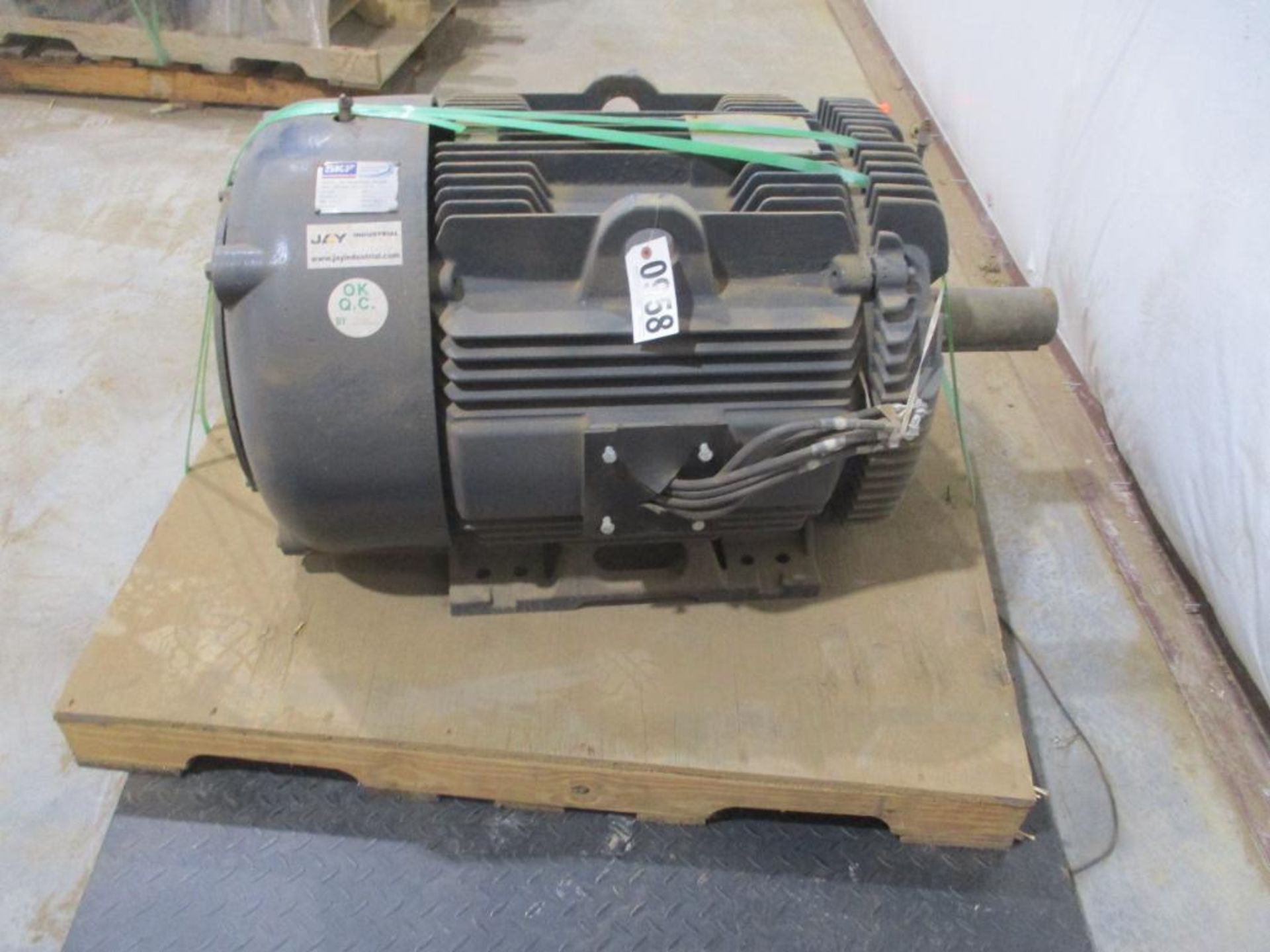 BALDOR 3 PHASE 200HP 1780RPM 445T FRAME A/C MOTOR P/N M4407T-4, 1901# lbs (There will be a $40 Riggi