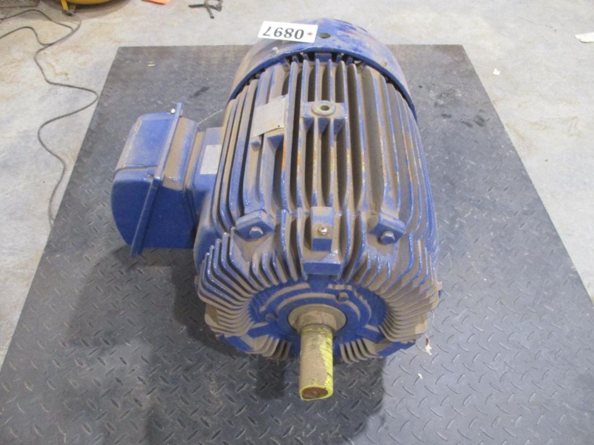 WESTINGHOUSE 3 PHASE 50HP 3550RPM 326TS FRAME A/C MOTOR P/N HB0502, 692# lbs (There will be a $40 Ri - Image 2 of 5