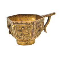 A SMALL CHINESE GILT-BRONZE CUP, 17TH CENTURY