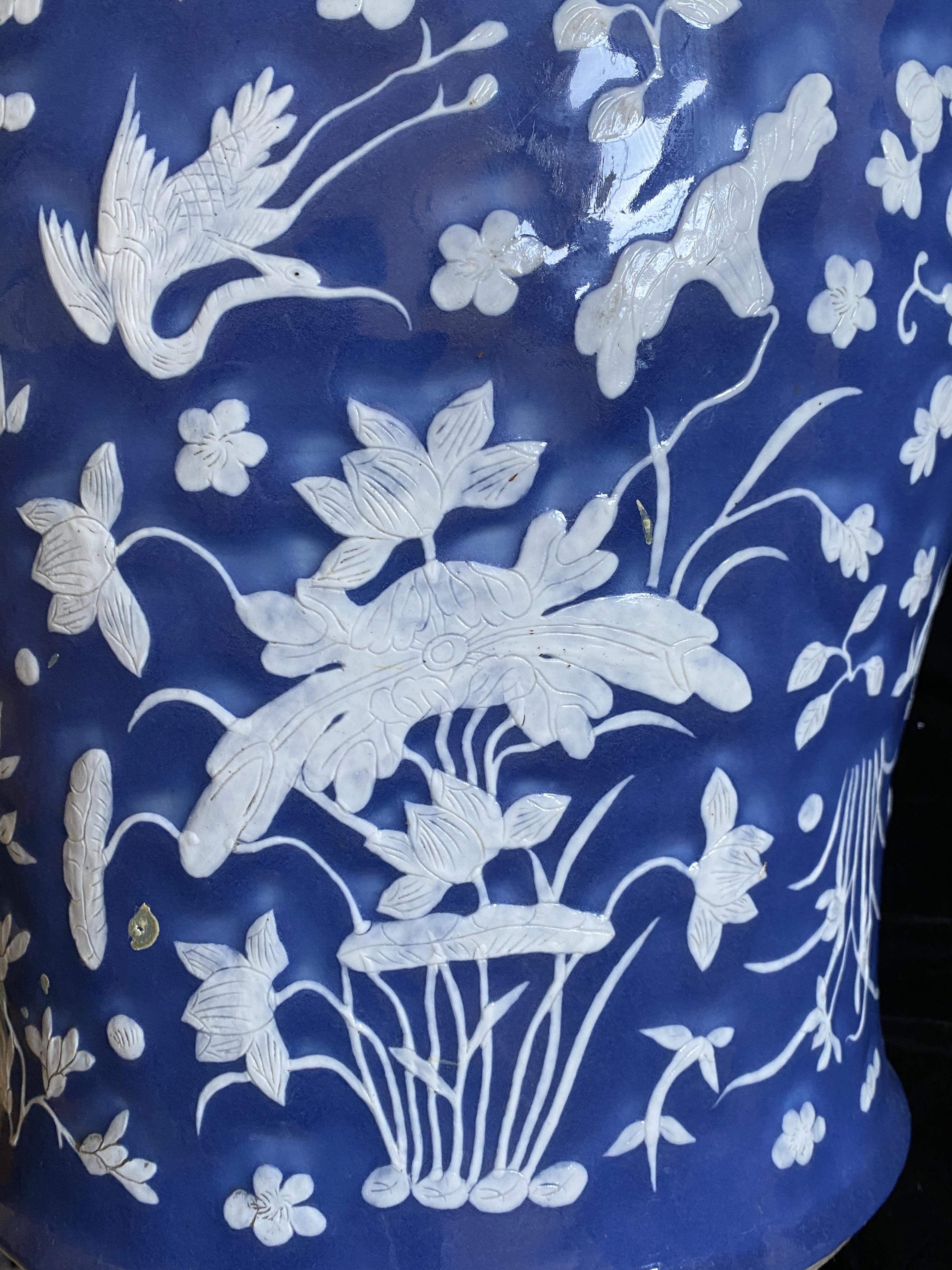 A LARGE CHINESE EXPORT BLUE GROUND PORCELAIN BALUSTER VASE, QING DYNASTY, MID 19TH CENTURY - Image 3 of 11