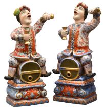 A RARE PAIR OF JAPANESE ARITA PORCELAIN ‘DUTCHMEN’ SPIRIT KEGS, EDO PERIOD, FIRST HALF 18TH CENTURY