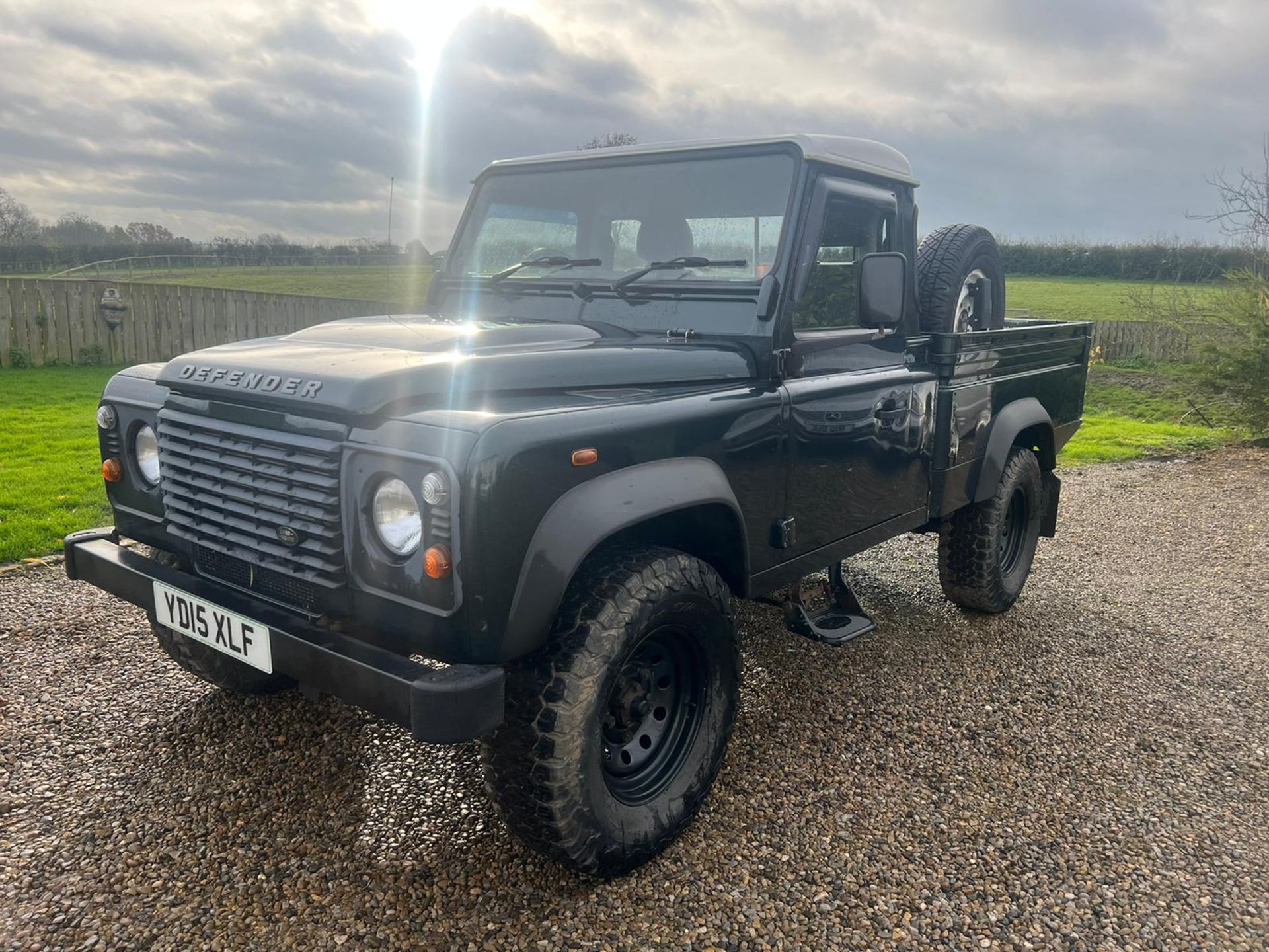 2015 LAND ROVER DEFENDER 110 HIGH CAPACITY PICKUP 2.2 TDCI - Image 2 of 2