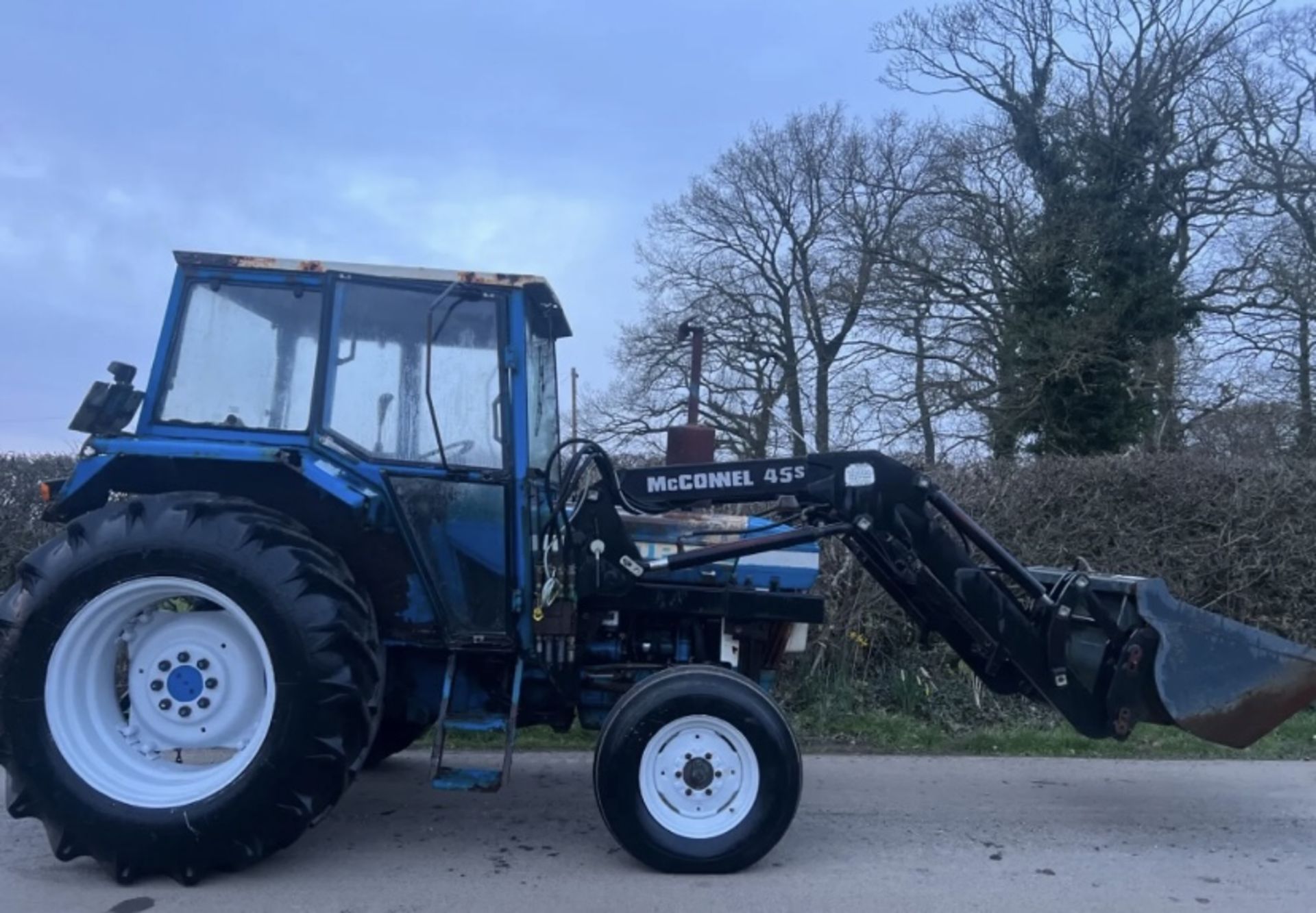 FORD 4110 LOADER TRACTOR - Image 2 of 9