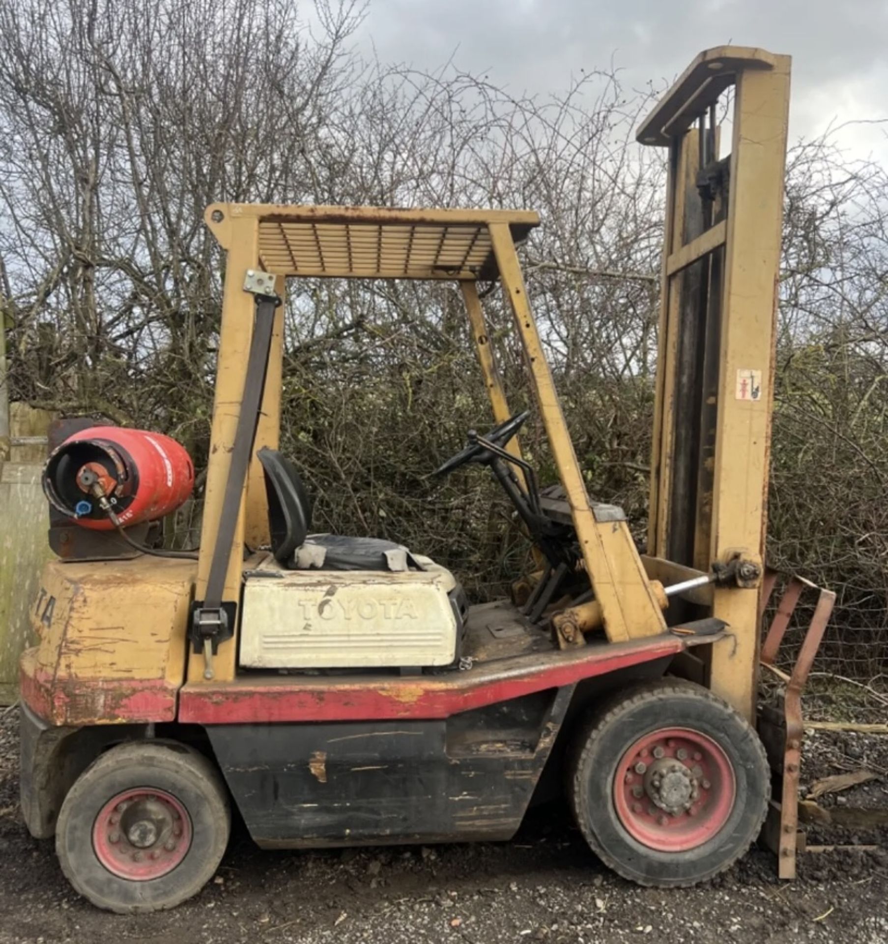 TOYOTA GAS FORKLIFT - Image 4 of 5