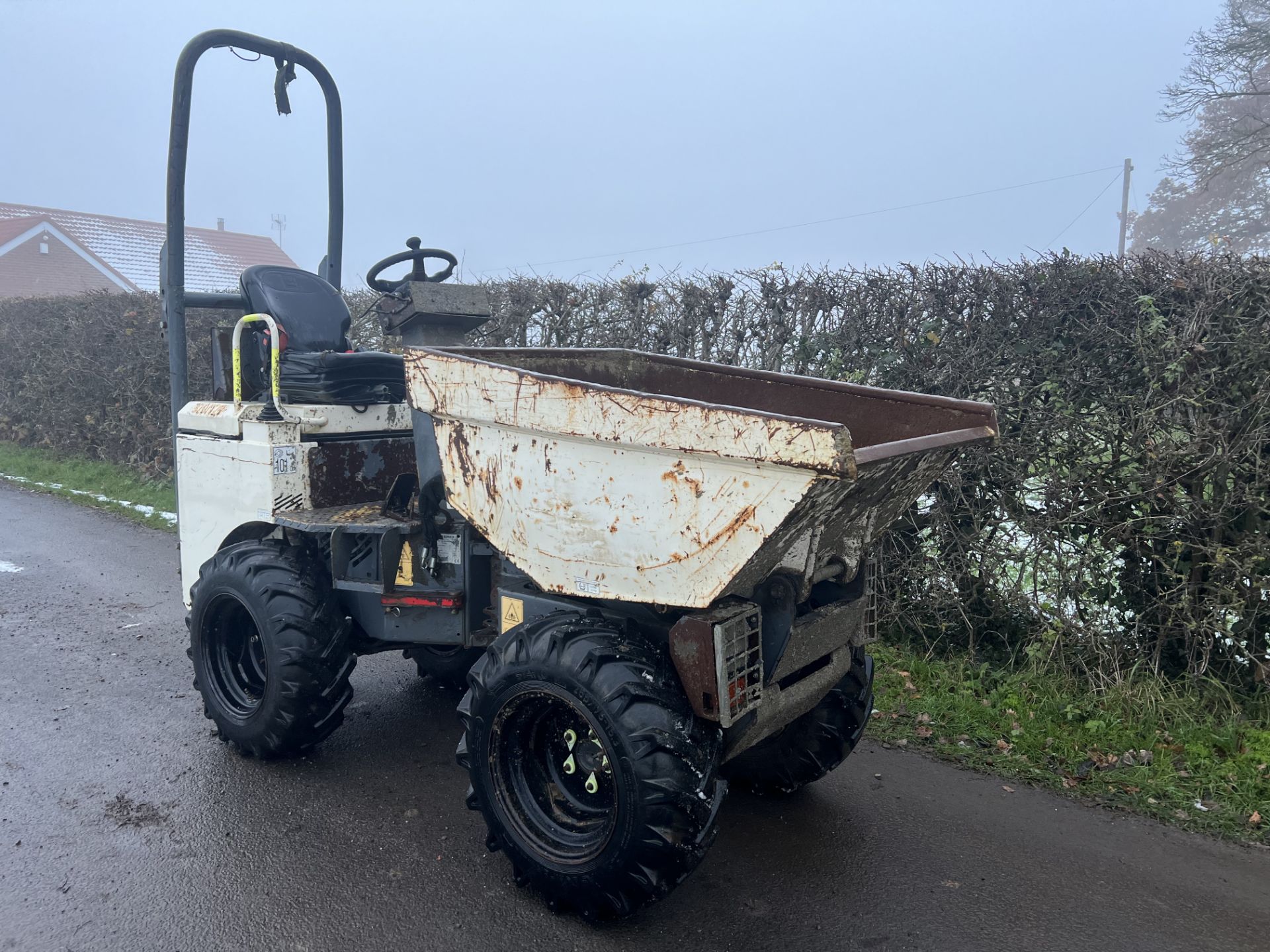 2014 TEREX 1 TON HIGH TIP DUMPER - Image 2 of 10