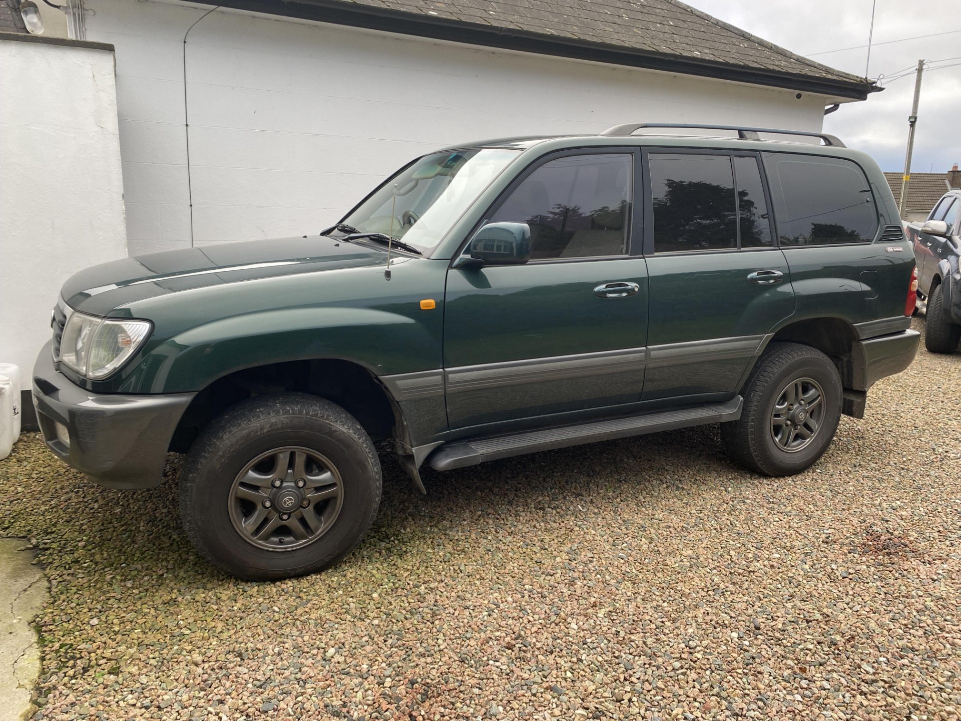 TOYOTA LAND CRUISER AMAZON AUTOBIOGRAPHY 2001 - Image 2 of 5