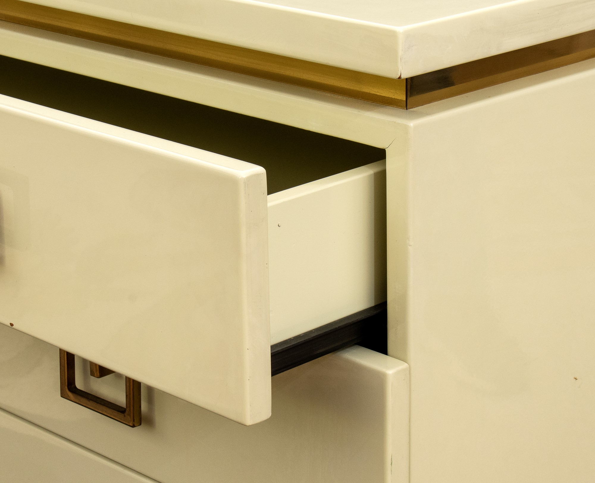 Pair of lacquered wooden drawers with four drawers on the front - Image 15 of 15