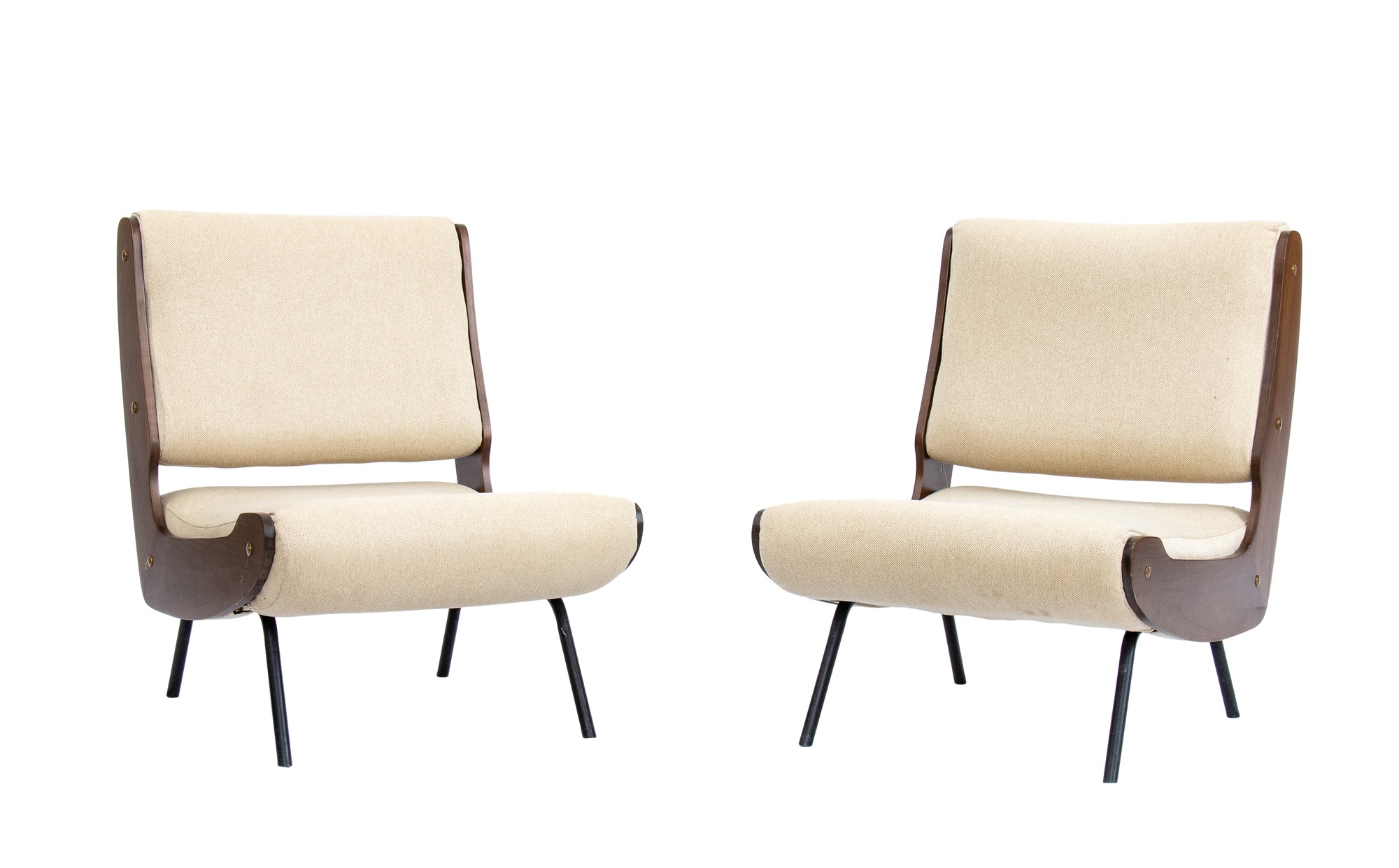 Gianfranco Frattini  Pair of armchairs mod. 863 with wooden and metal structure and brass details by - Image 2 of 19