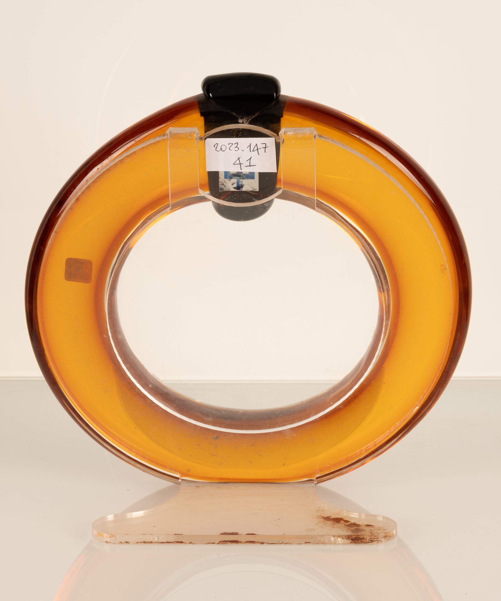 Vintage round photo frame in Murano glass in shades of Amber - Image 8 of 19