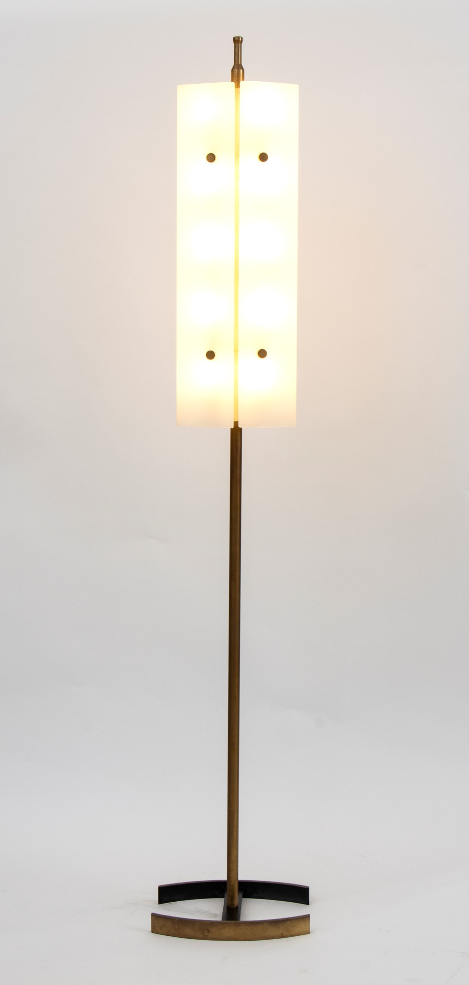 Angelo Lelli Ancona 1915-Monza 1979 Floor lamp mod. 12707 in brass and opal glass diffusers - Image 4 of 15