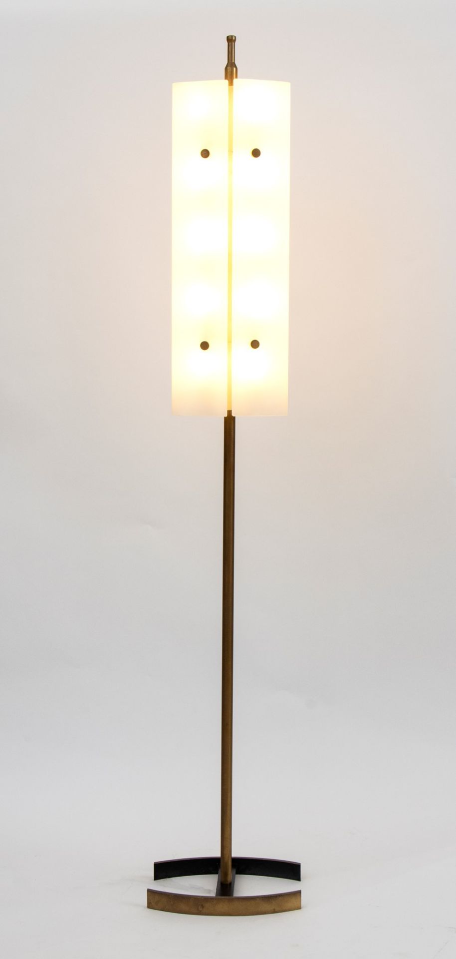 Angelo Lelli Ancona 1915-Monza 1979 Floor lamp mod. 12707 in brass and opal glass diffusers - Bild 4 aus 15