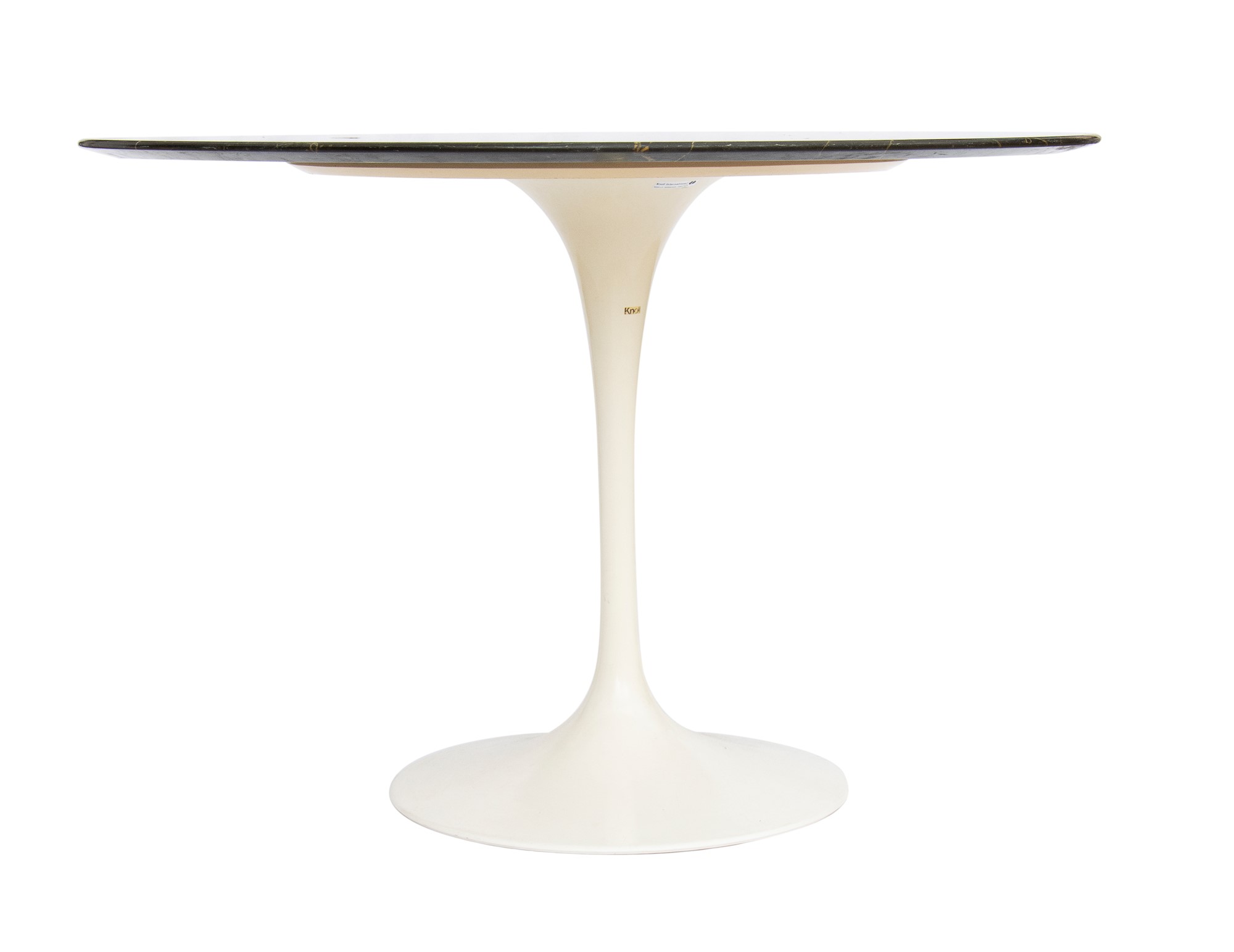 Eero Saarinen Kirkkonummi 1910-Ann Arbor 1961 Tulip table with white rilsan base and black marble t - Image 5 of 23