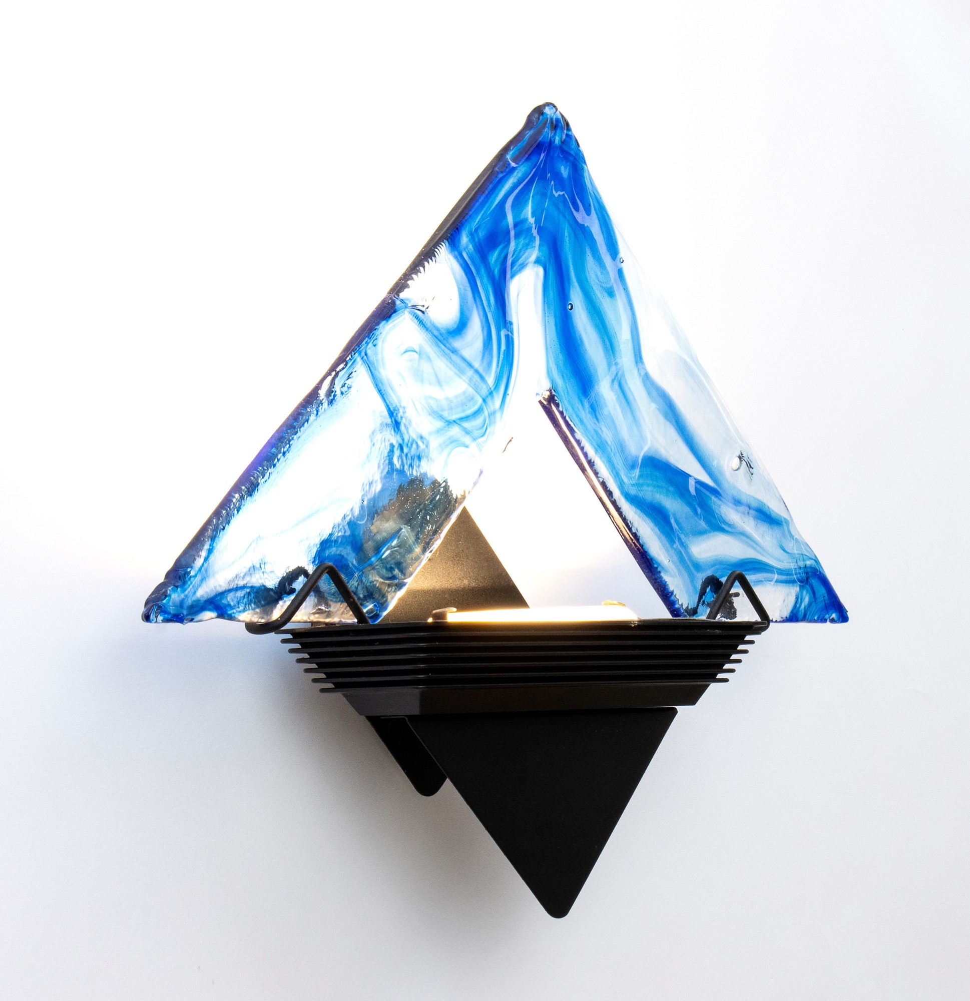 La Murrina wing lamp in hand blown Murano glass mounted on a triangular frame - Image 10 of 27